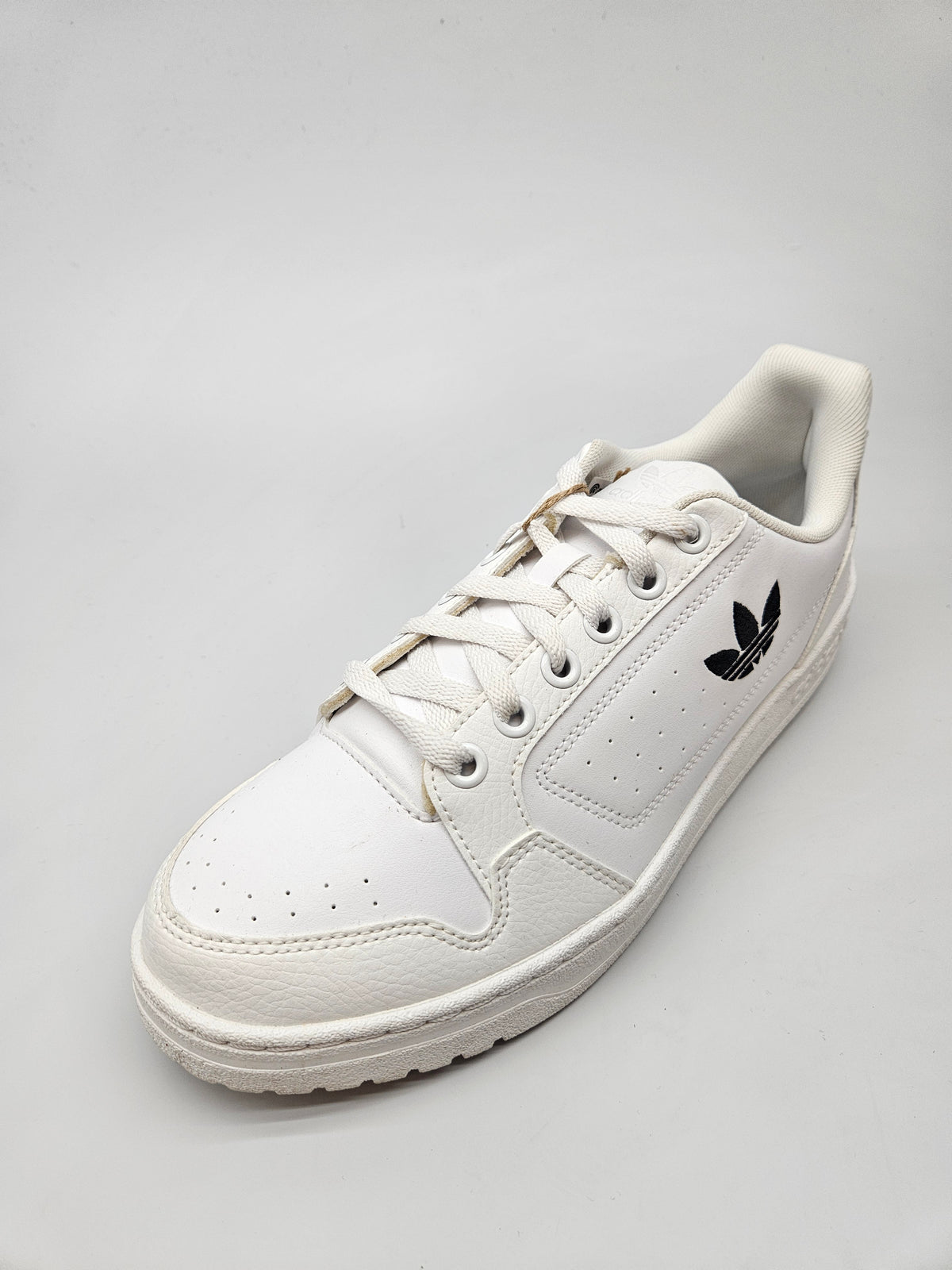 ADIDAS NOVI ORIGINAL PATIKI BR 44