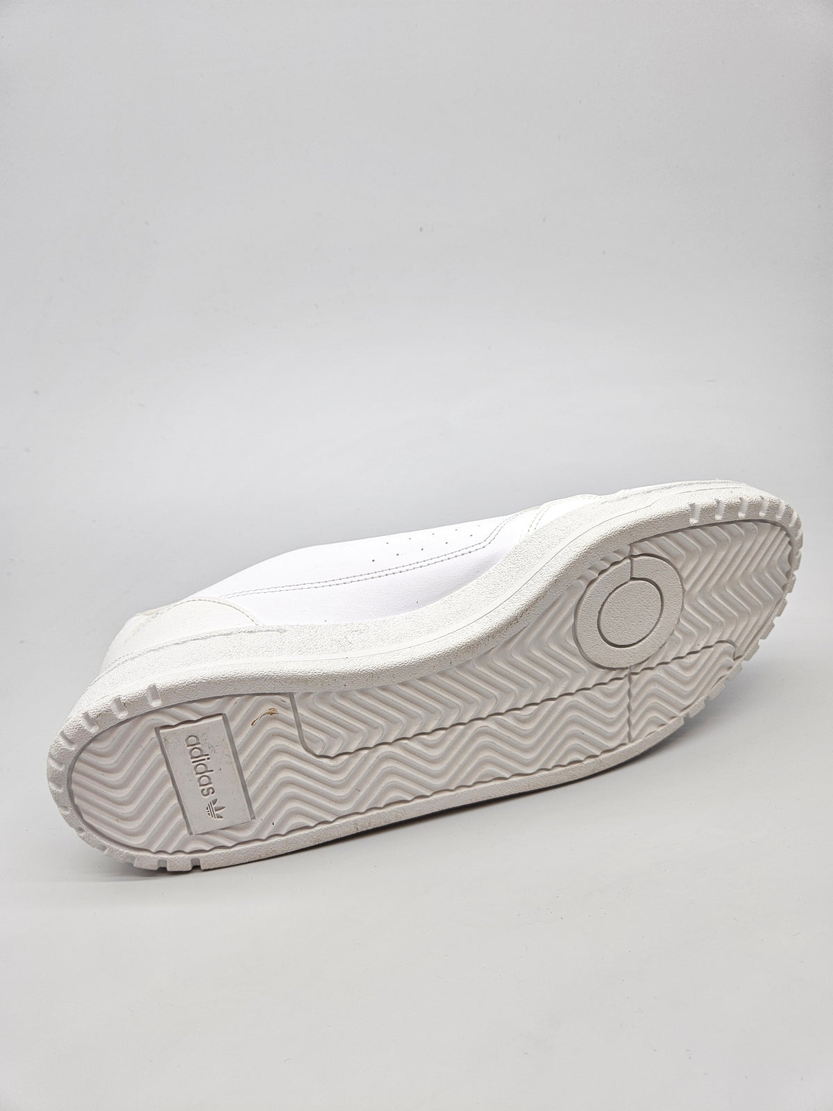 ADIDAS NOVI ORIGINAL PATIKI BR 44