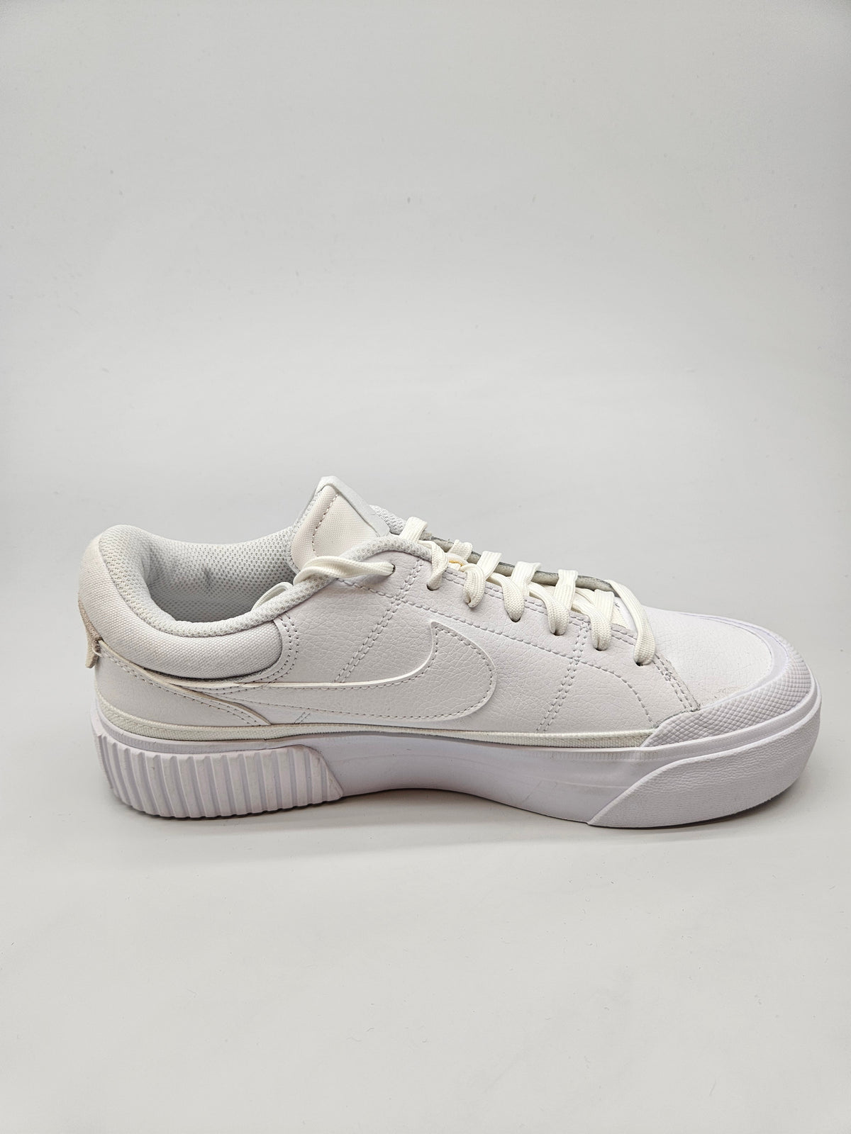 NIKE NOVI ORIGINAL PATIKI BR 40