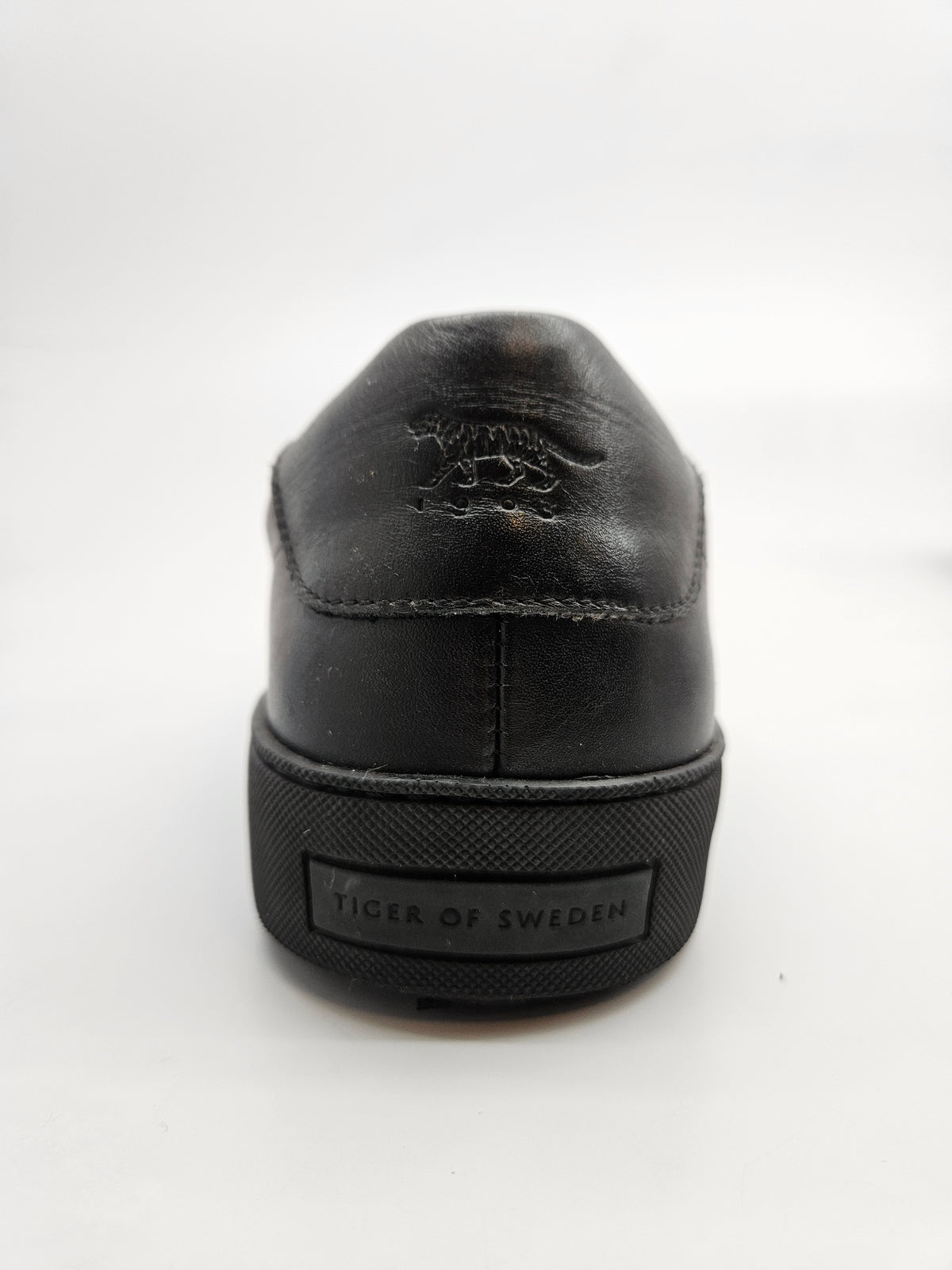 TIGER OF SWEDEN ORIGINAL KOZNI PATIKI BR 42