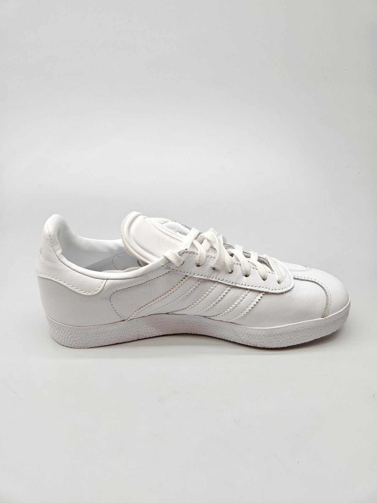 ADIDAS NOVI ORIGINAL PATIKI BR 38