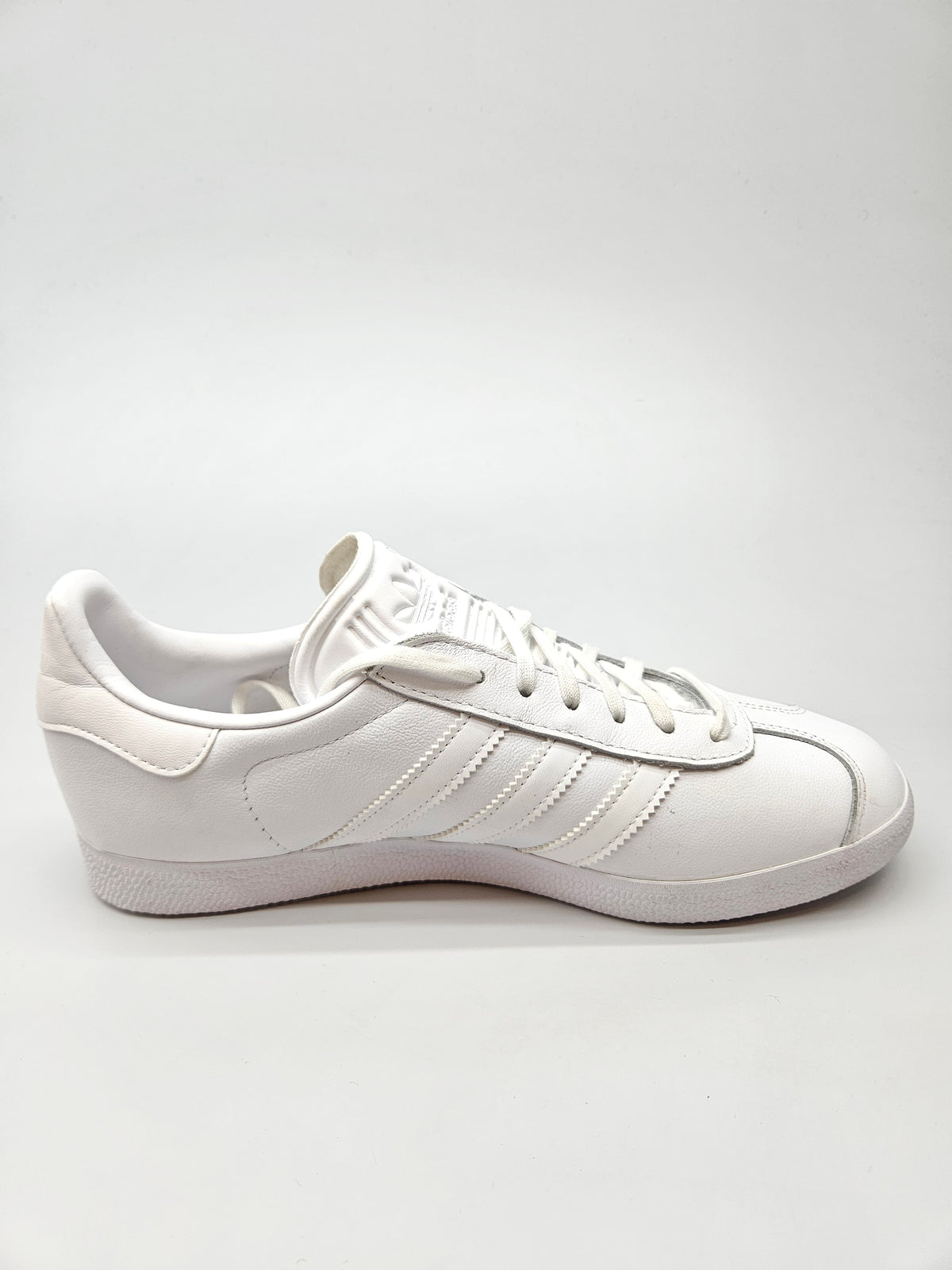 ADIDAS NOVI ORIGINAL  PATIKI BR 40.5