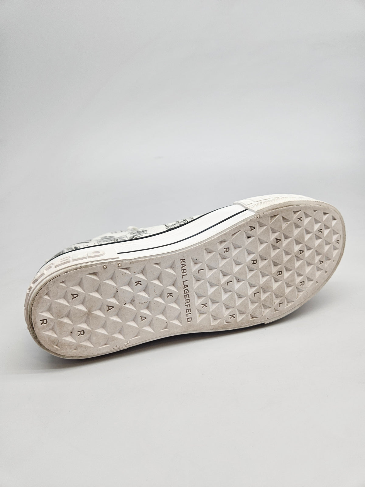 KARL LAGERFELD ORIGINAL PATIKI BR 38