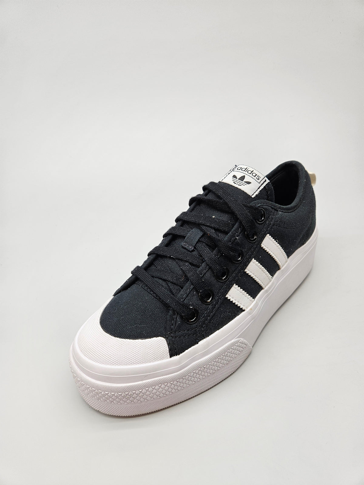 ADIDAS NOVI ORIGINAL PATIKI BR 39