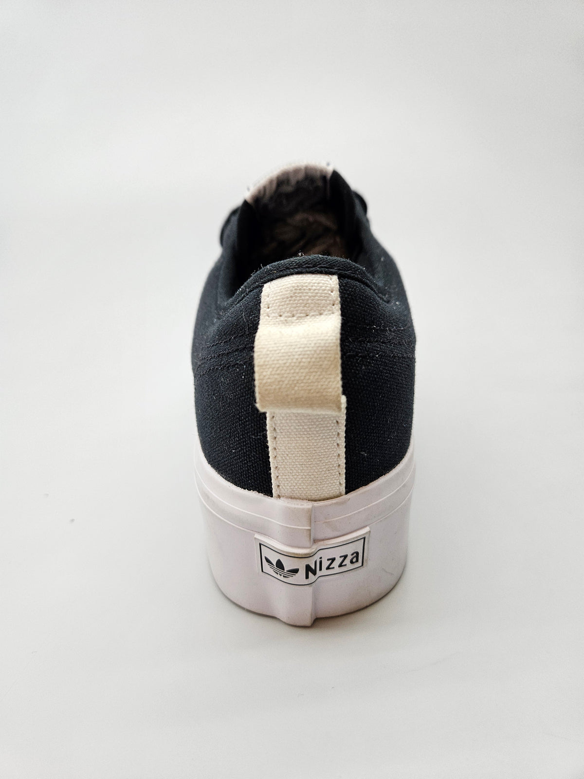 ADIDAS NOVI ORIGINAL PATIKI BR 39