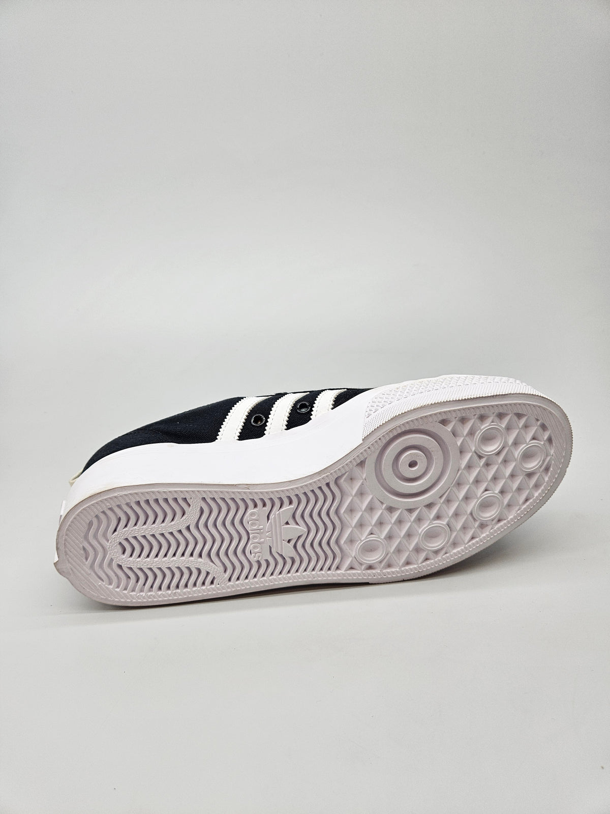 ADIDAS NOVI ORIGINAL PATIKI BR 39