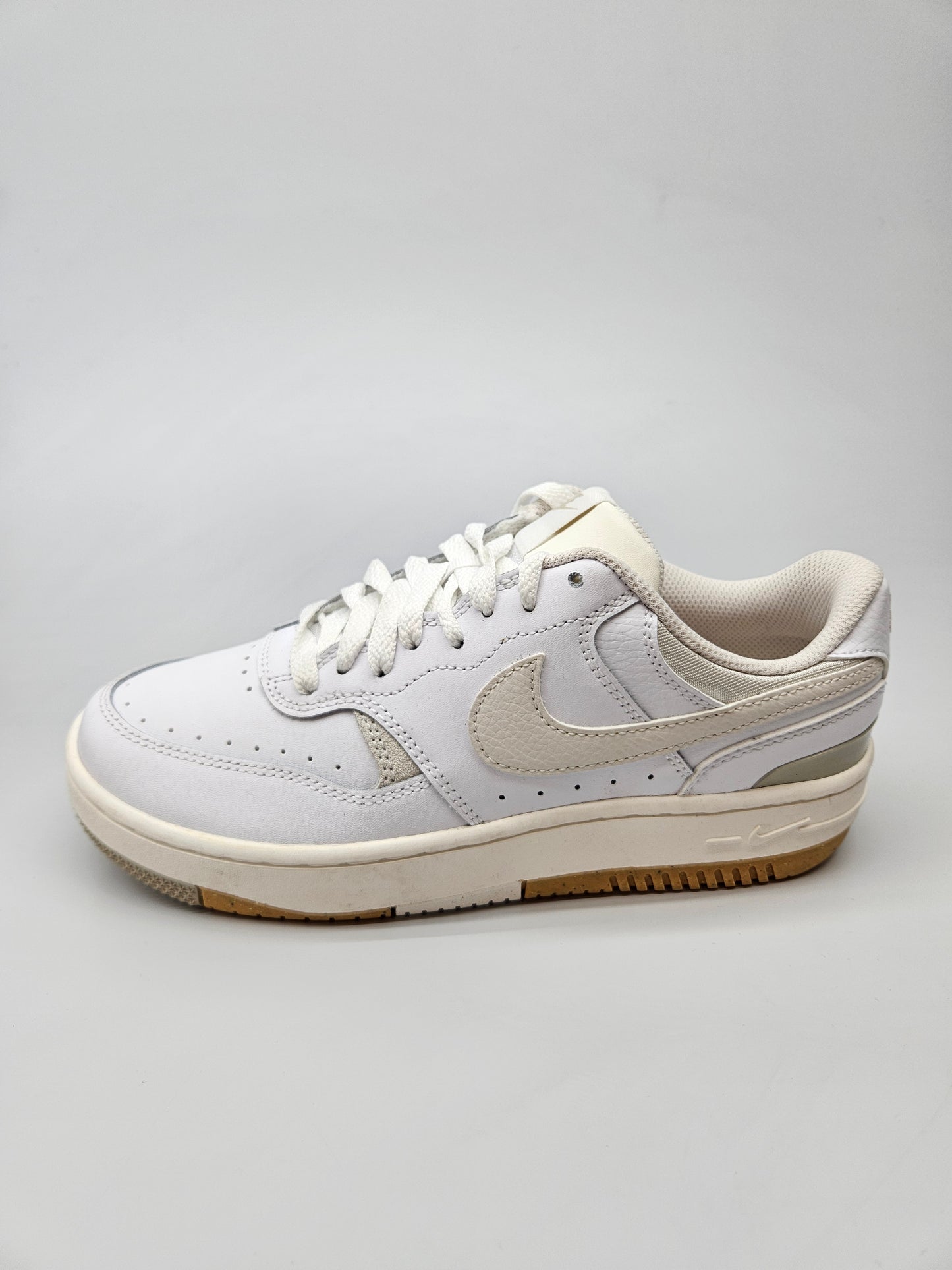 NIKE NOVI ORIGINAL PATIKI BR 37.5