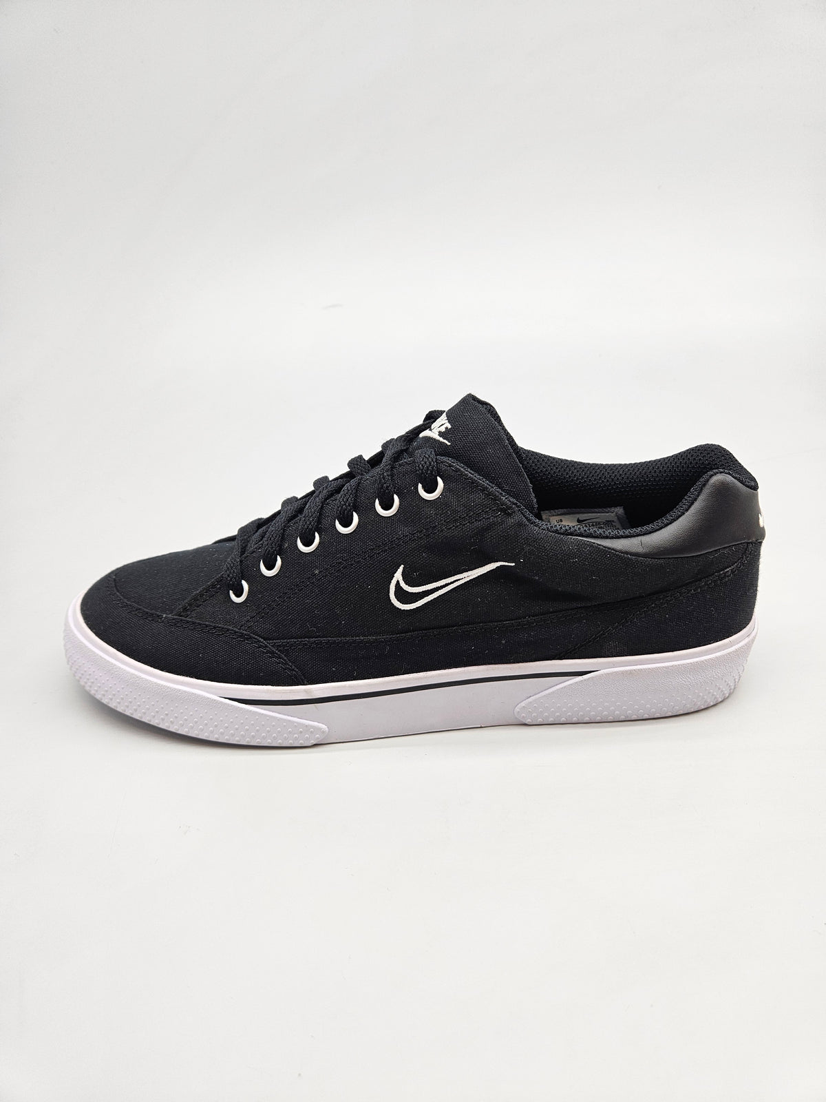 NIKE NOVI ORIGINAL PATIKI BR 42.5