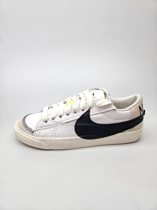 NIKE NOVI ORIGINAL PATIKI BR 39