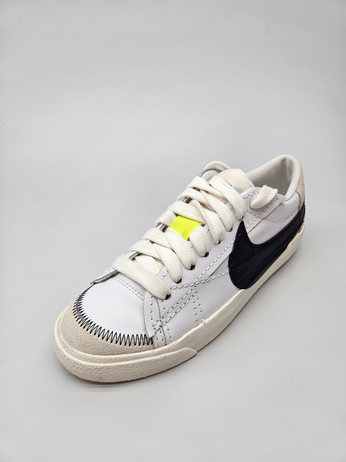 NIKE NOVI ORIGINAL PATIKI BR 39