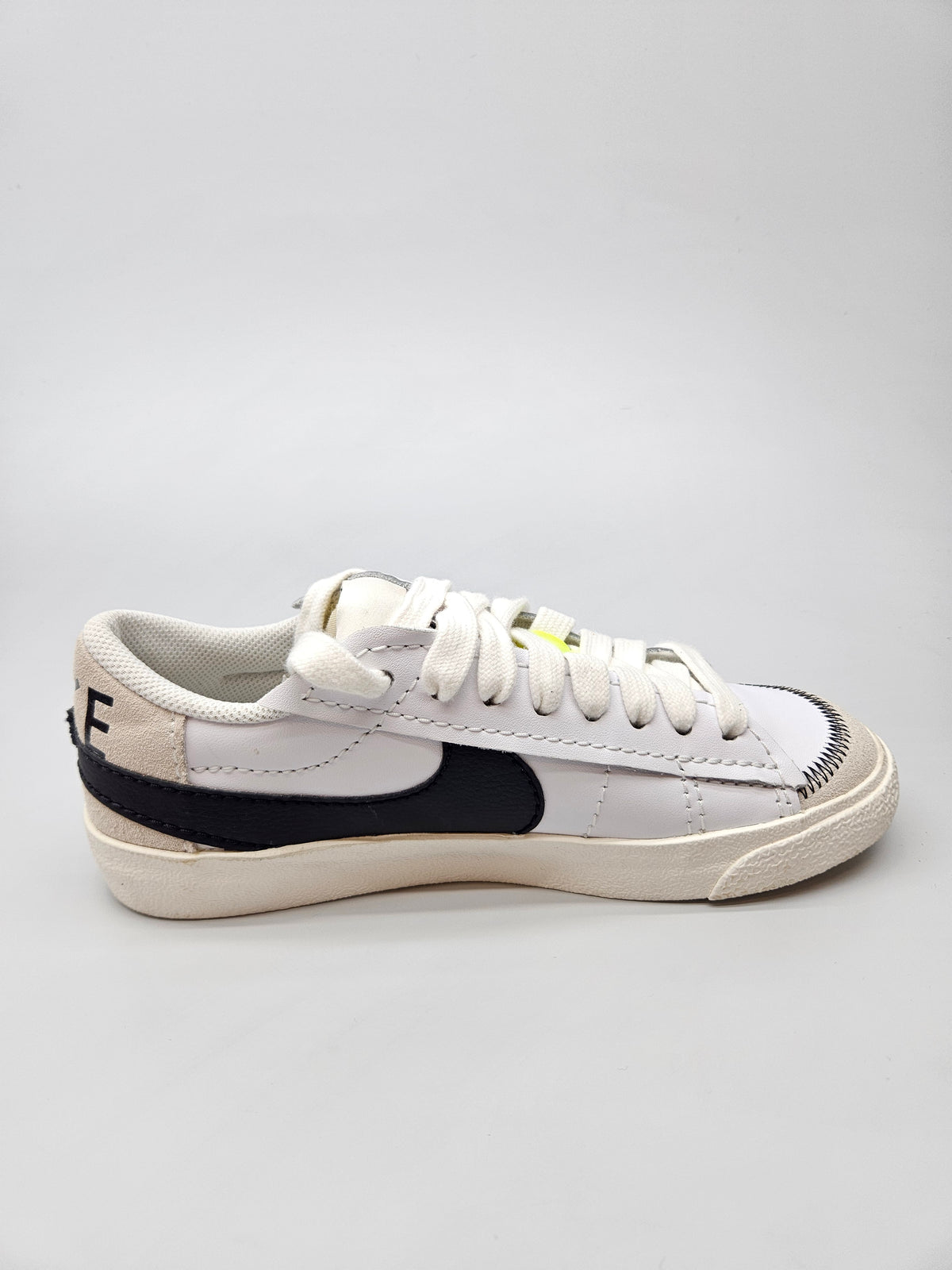 NIKE NOVI ORIGINAL PATIKI BR 39