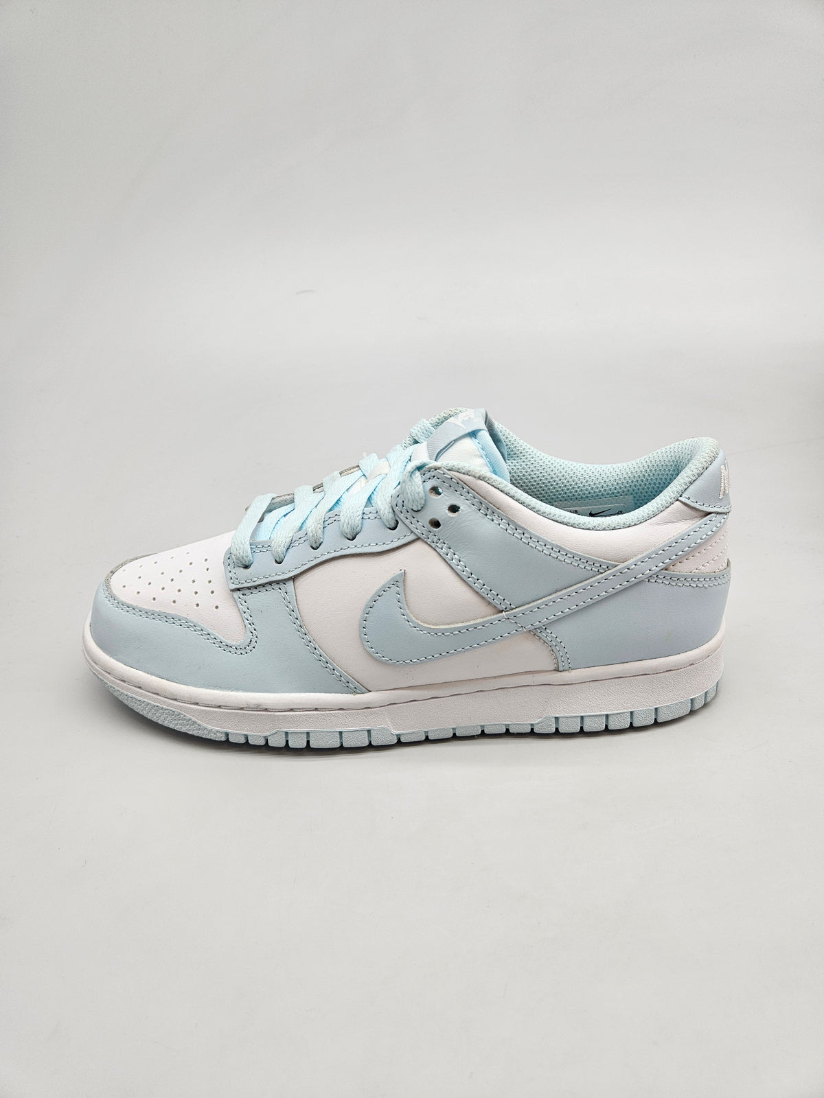 NIKE NOVI ORIGINAL PATIKI BR 38.5