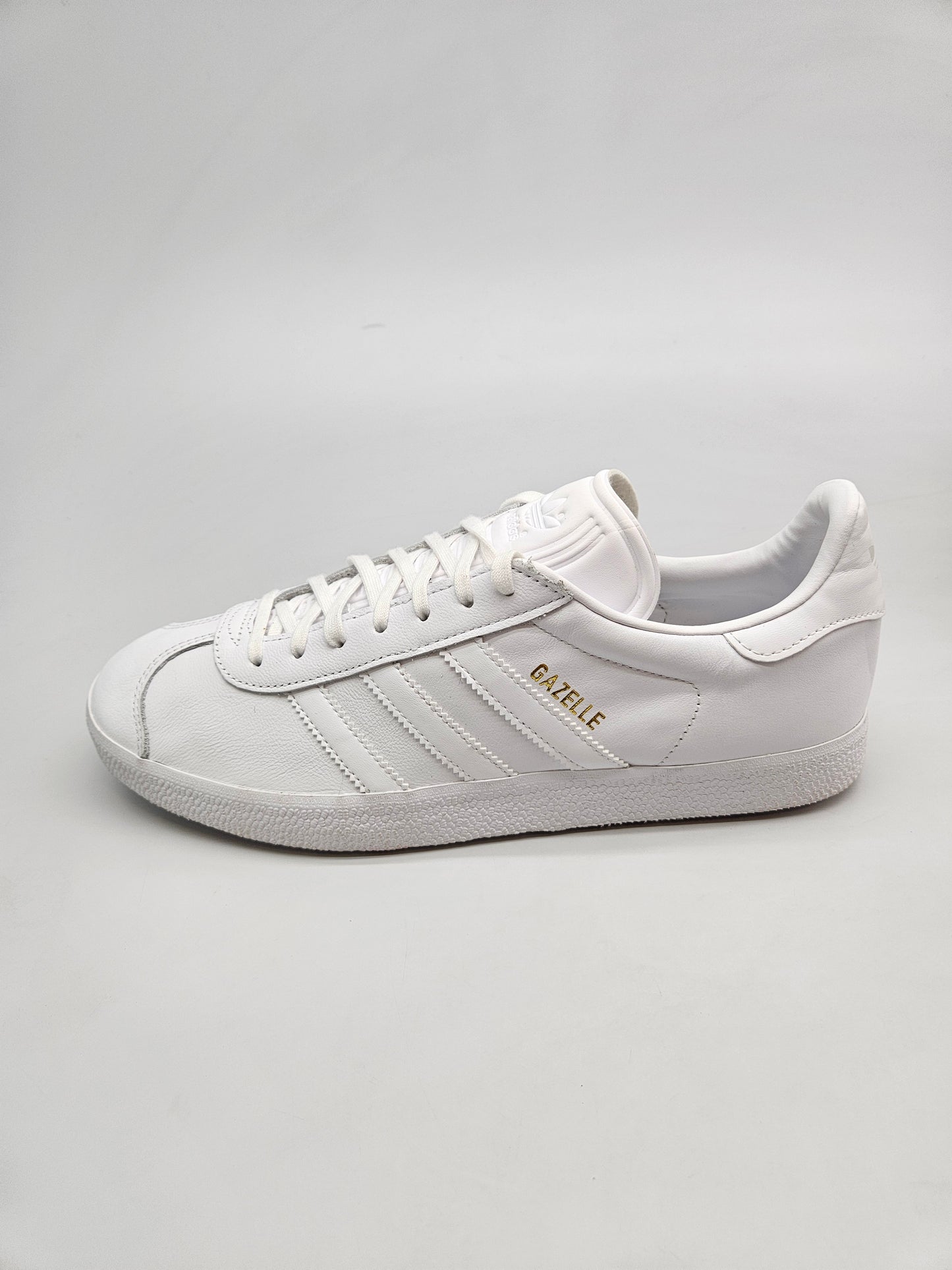 ADIDAS NOVI ORIGINAL PATIKI BR 44