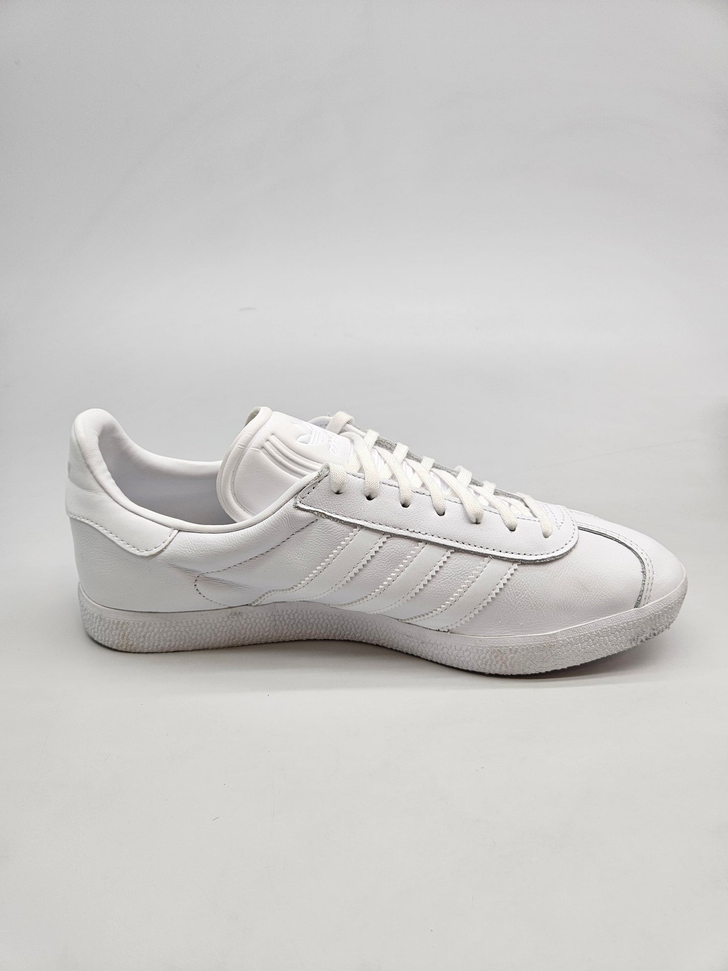 ADIDAS NOVI ORIGINAL PATIKI BR 44