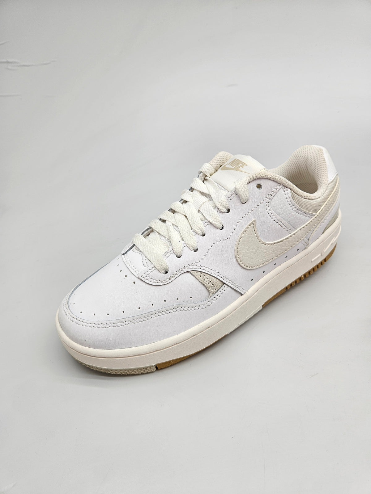 NIKE NOVI ORIGINAL PATIKI BR 38