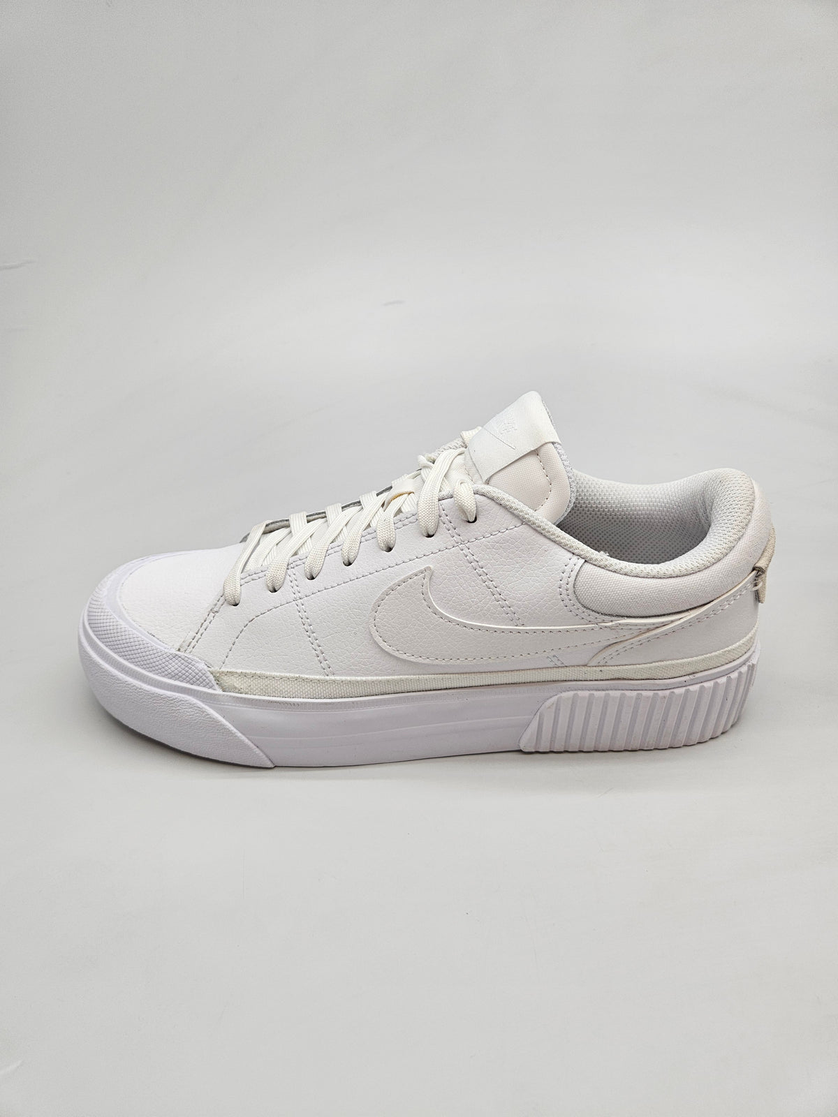NIKE NOVI ORIGINAL PATIKI BR 40