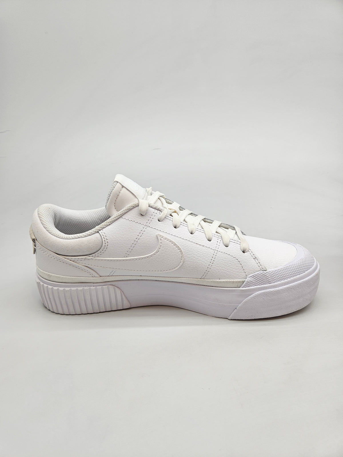 NIKE NOVI ORIGINAL PATIKI BR 40