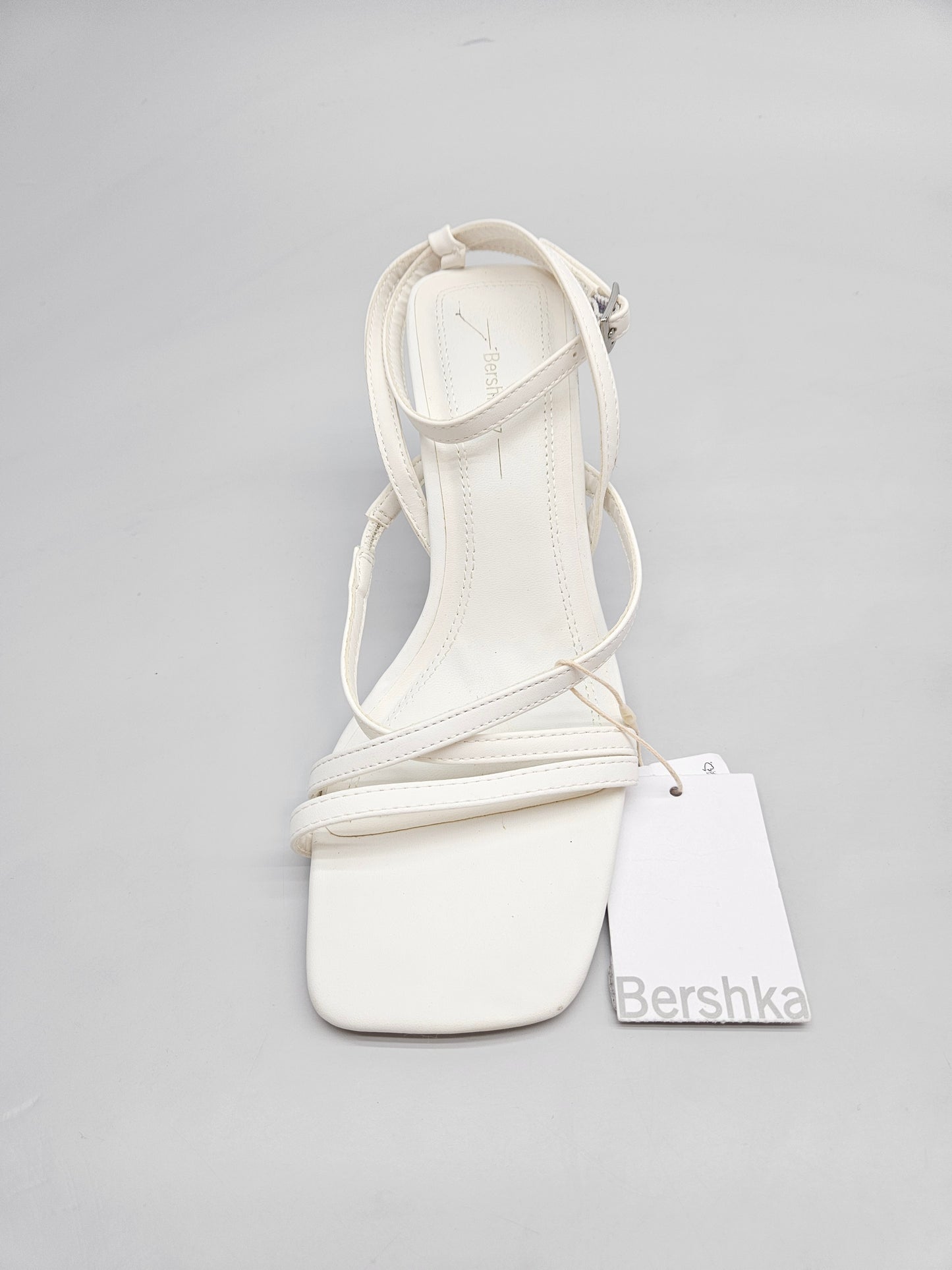 BERSHKA NOVI ORIGINAL SANDALI BR 37