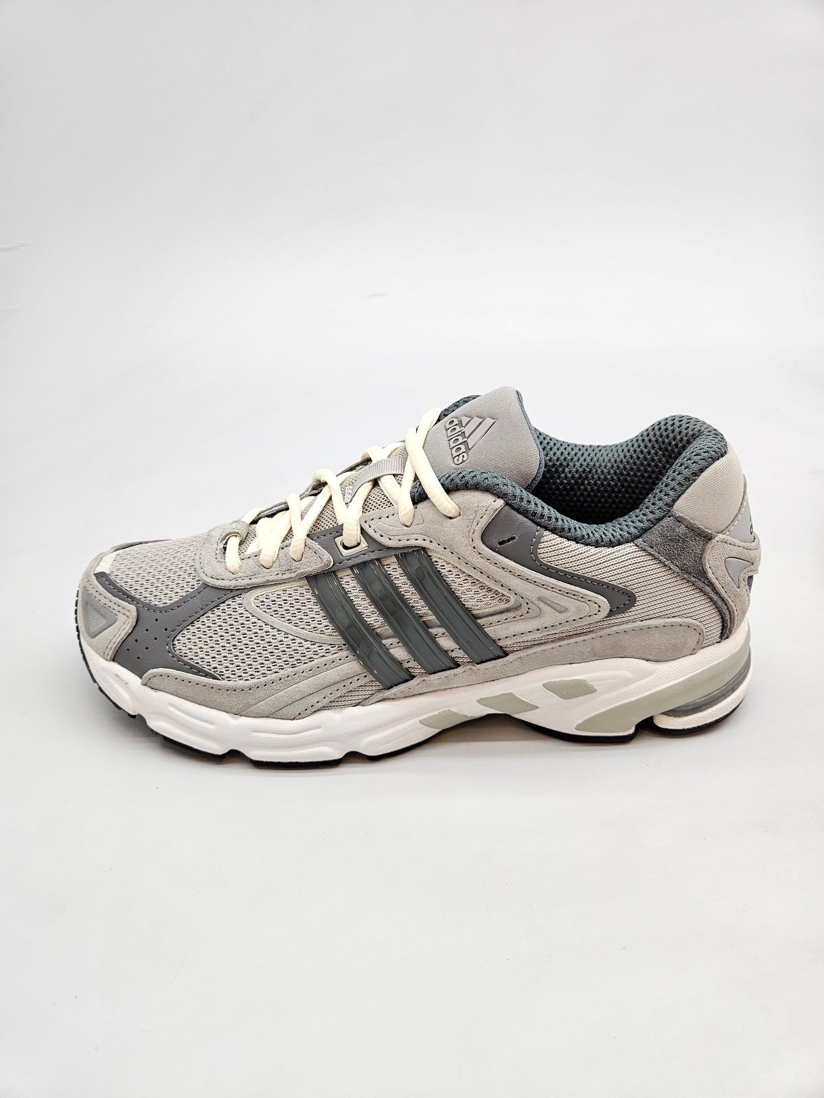 ADIDAS NOVI ORIGINAL PATIKI BR 39