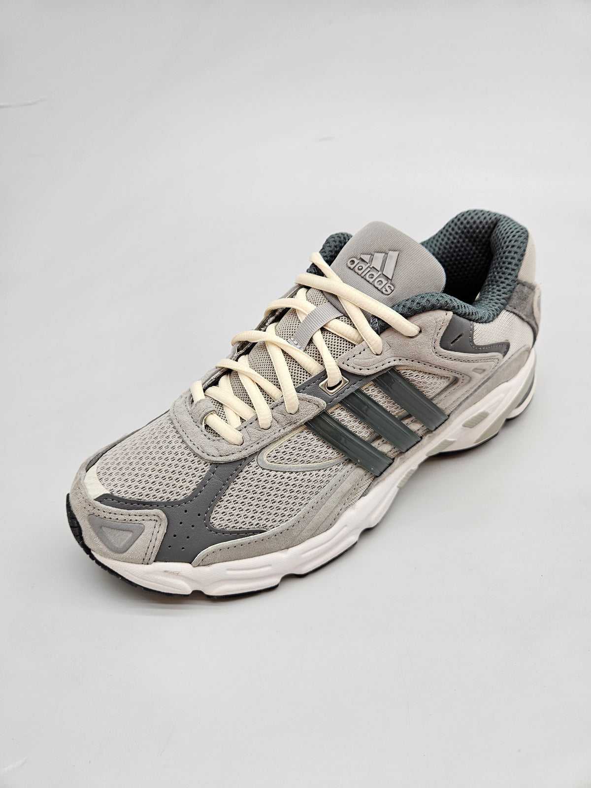 ADIDAS NOVI ORIGINAL PATIKI BR 39