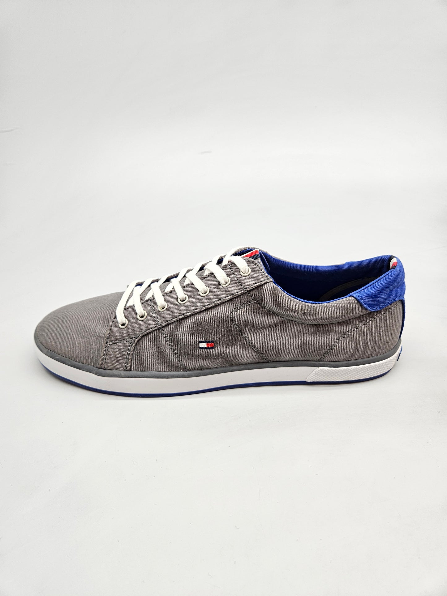 TOMMY HILFIGER NOVI ORIGINAL PATIKI BR 43