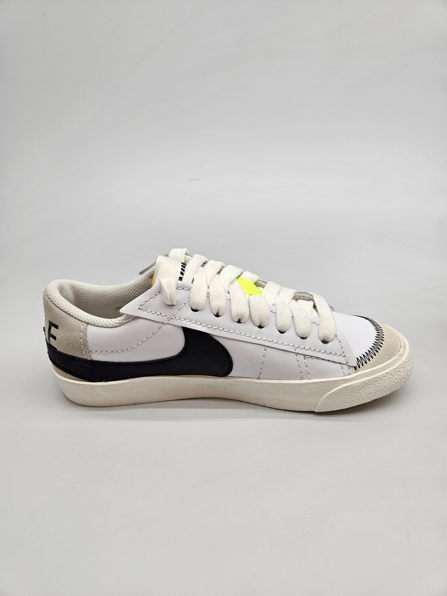 NIKE ORIGINAL NOVI PATIKI BR 39