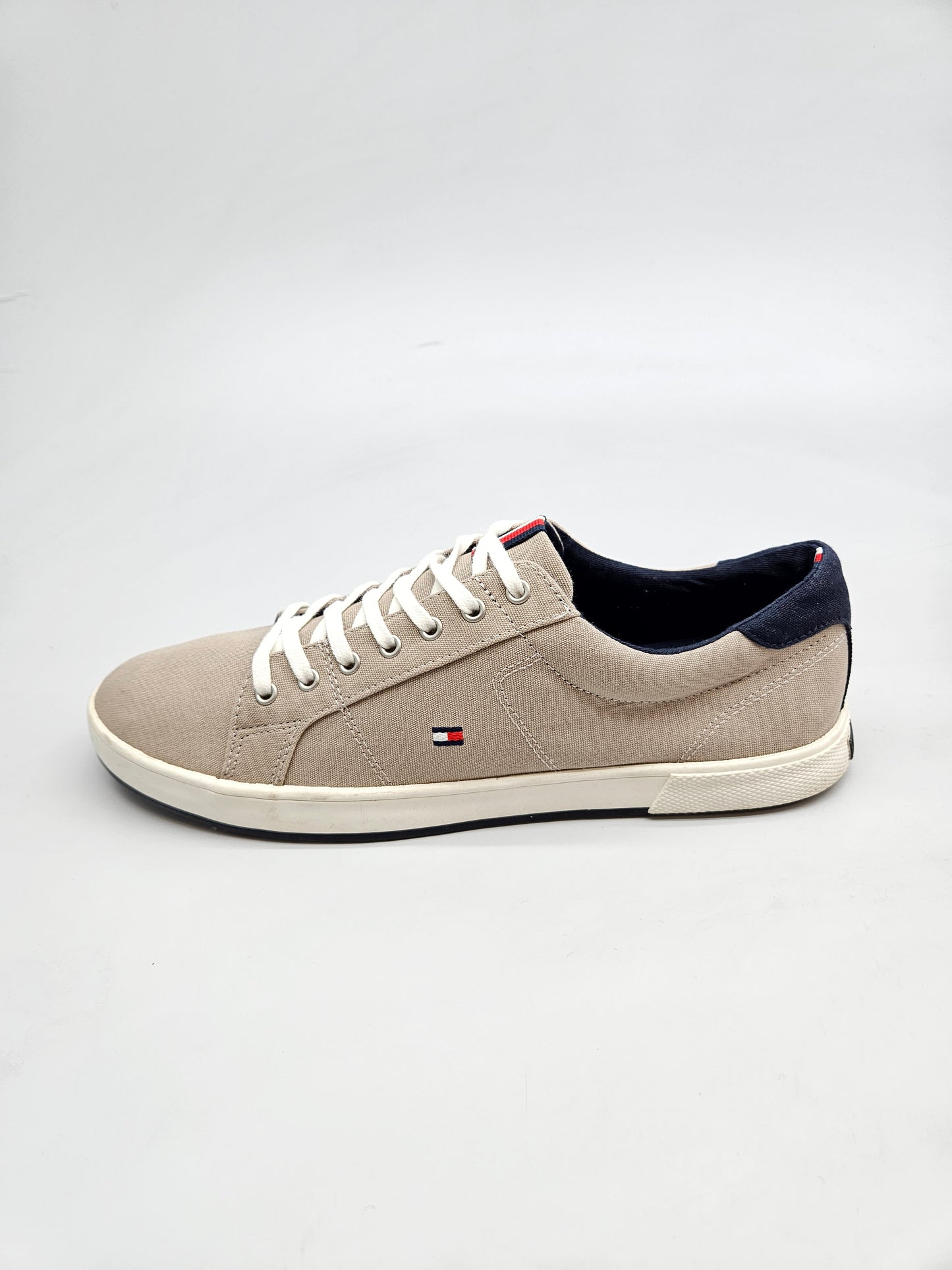 TOMMY HILFIGER NOVI ORIGINAL PATIKI BR 41