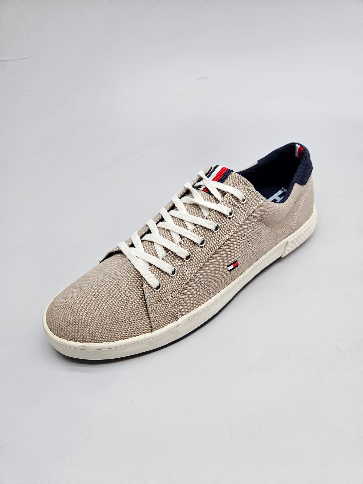 TOMMY HILFIGER NOVI ORIGINAL PATIKI BR 41