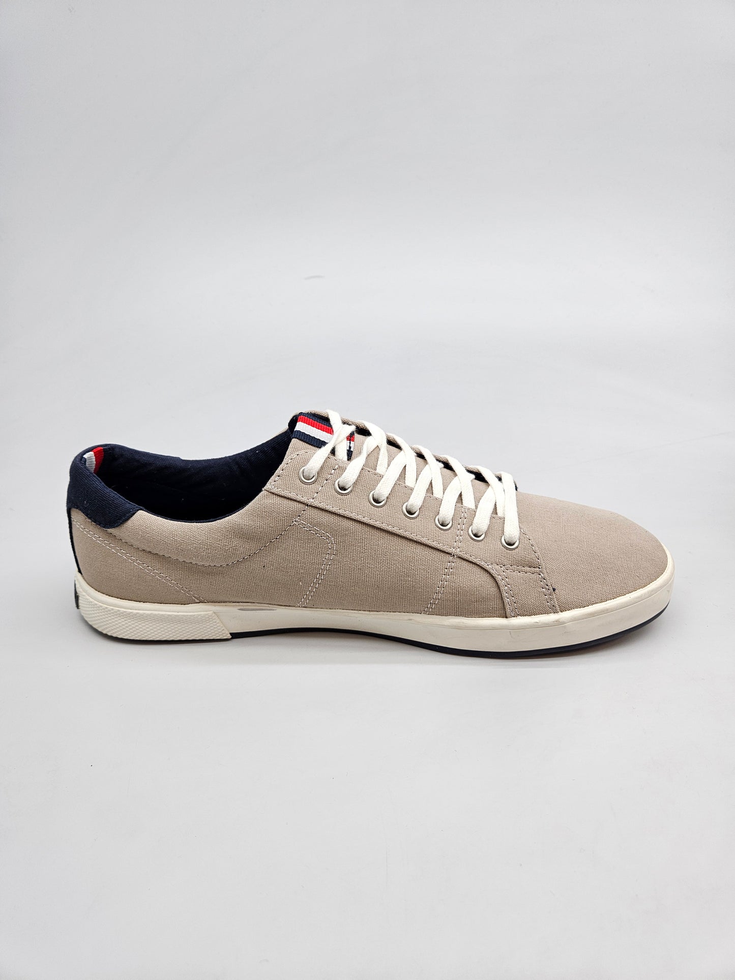TOMMY HILFIGER NOVI ORIGINAL PATIKI BR 41