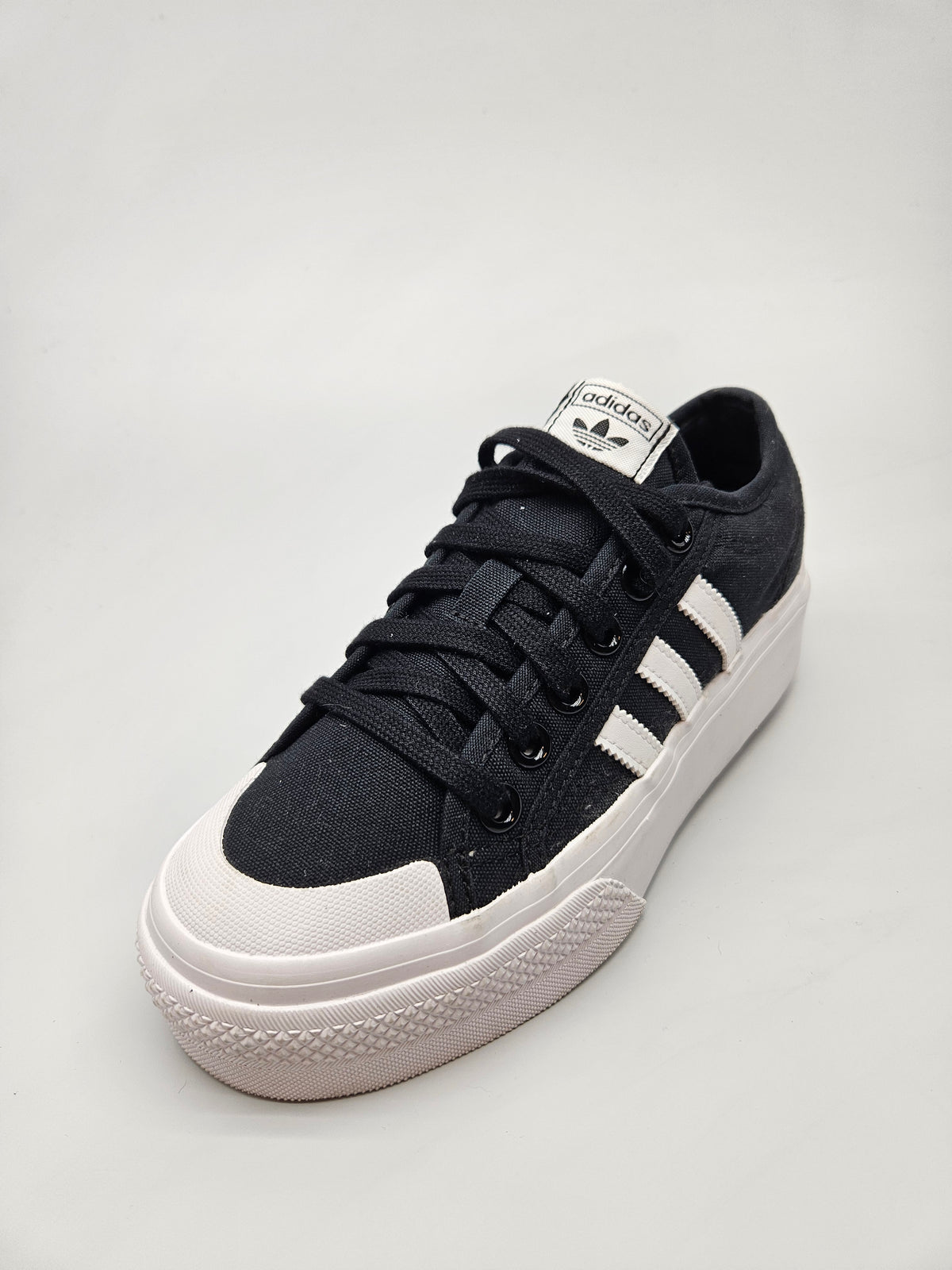 ADIDAS NOVI ORIGINAL PATIKI BR 37