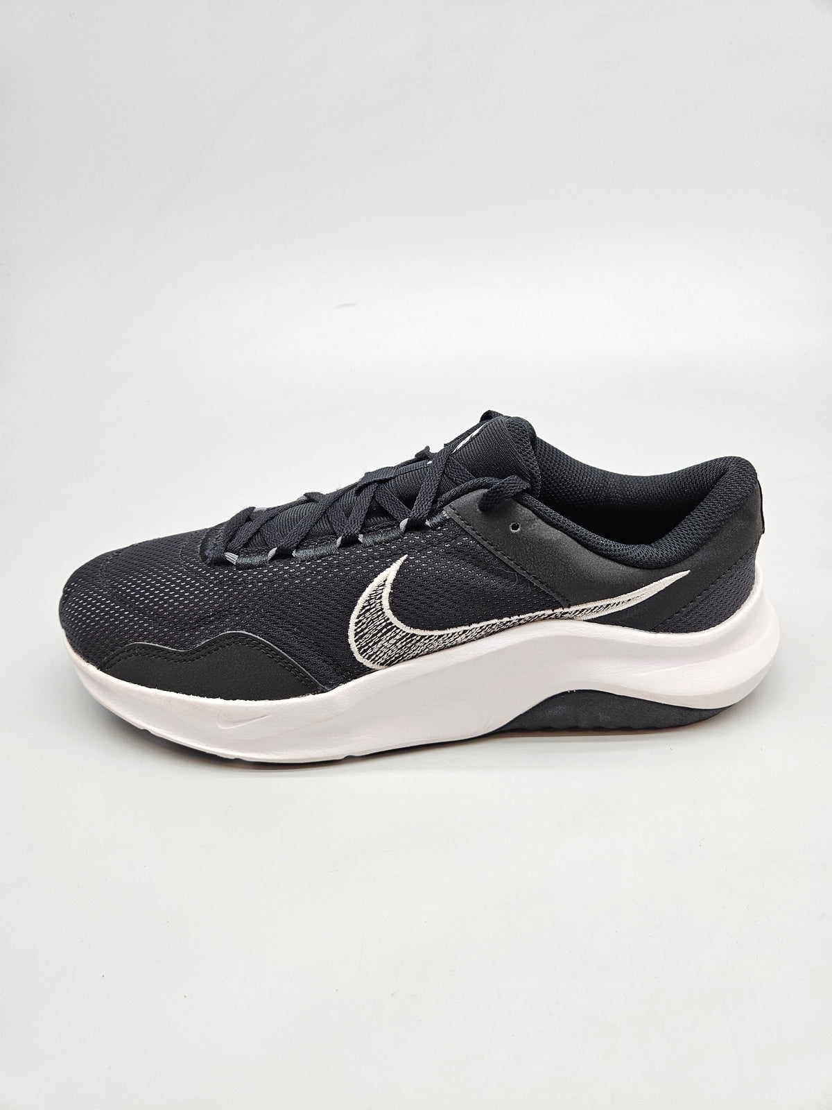 NIKE NOVI ORIGINAL PATIKI BR 44
