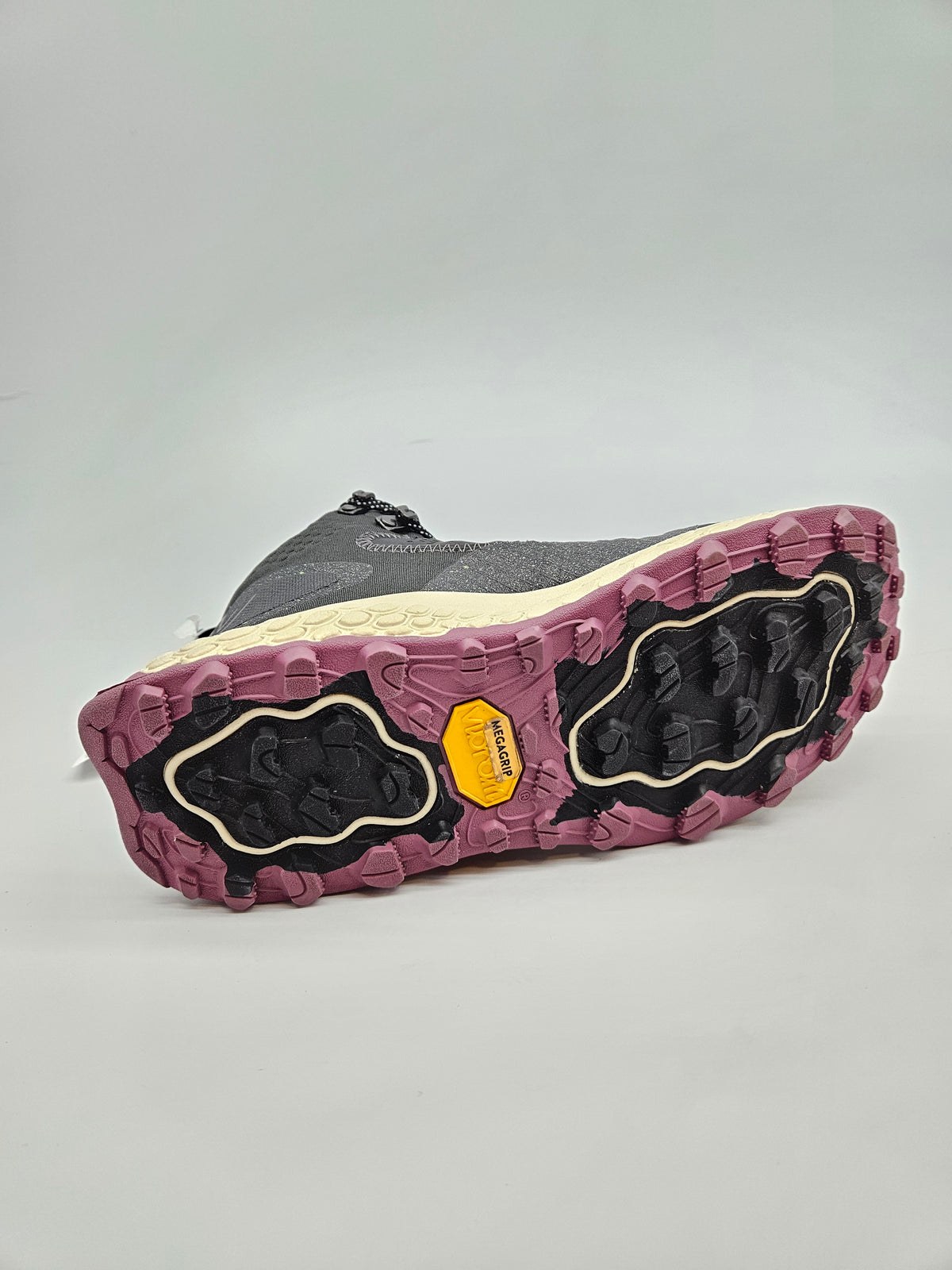 HOKA VIBRAM NOVI ORIGINAL PATIKI BR 37.5