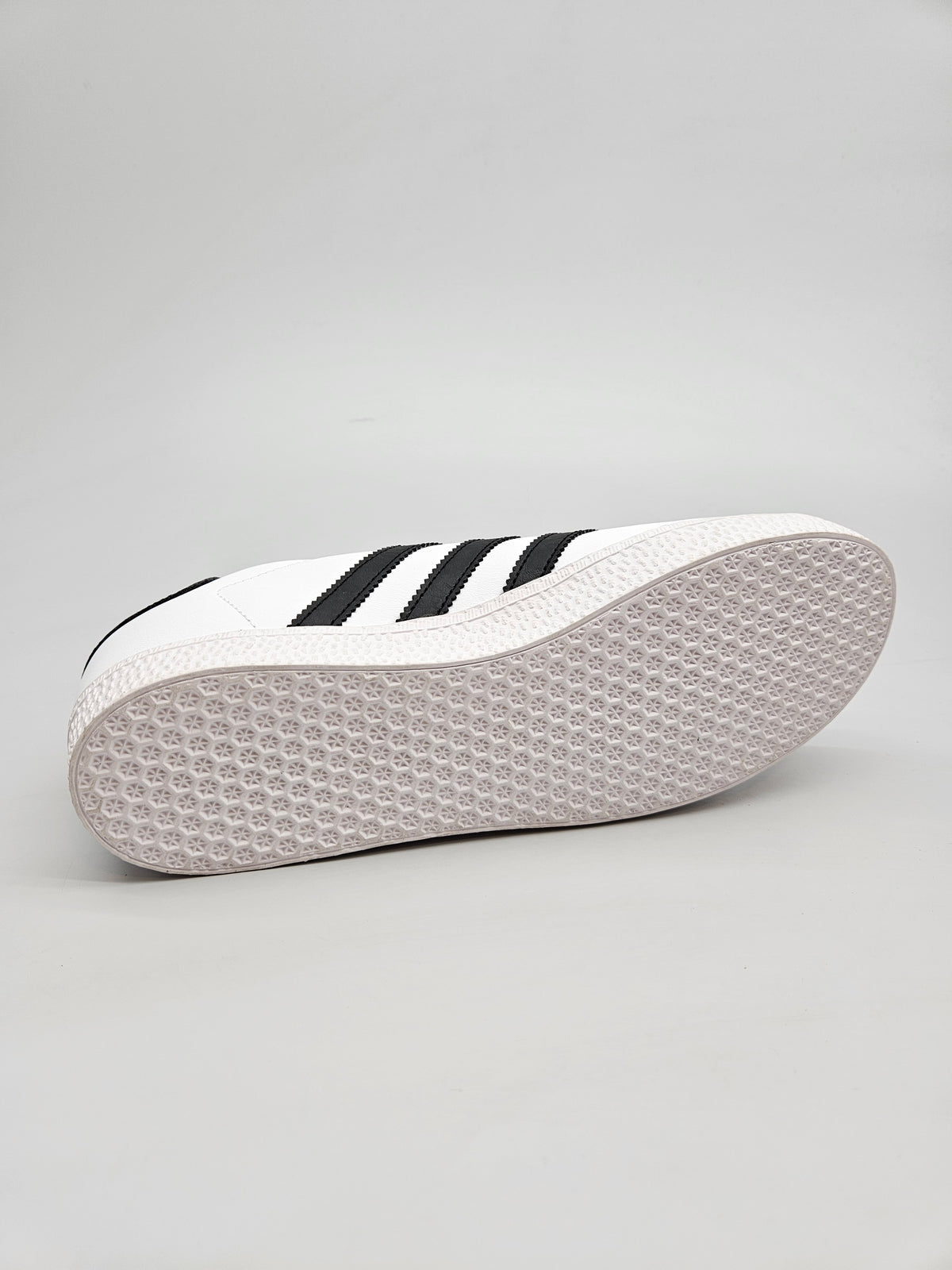 ADIDAS GAZZELE NOVI ORIGINAL PATIKI BR 38