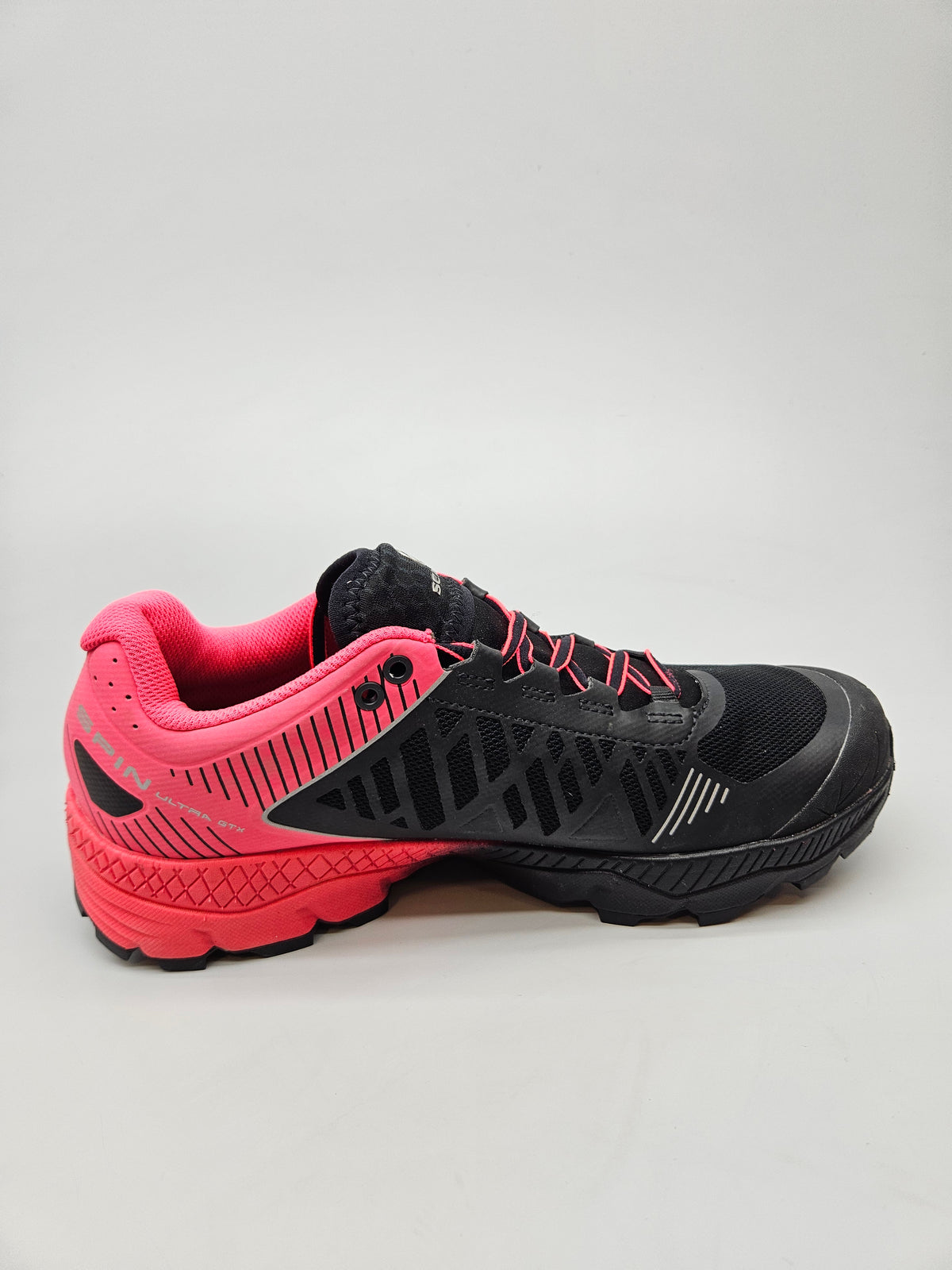 SCARPA GORETEX NOVI ORIGINAL PATIKI BR 39