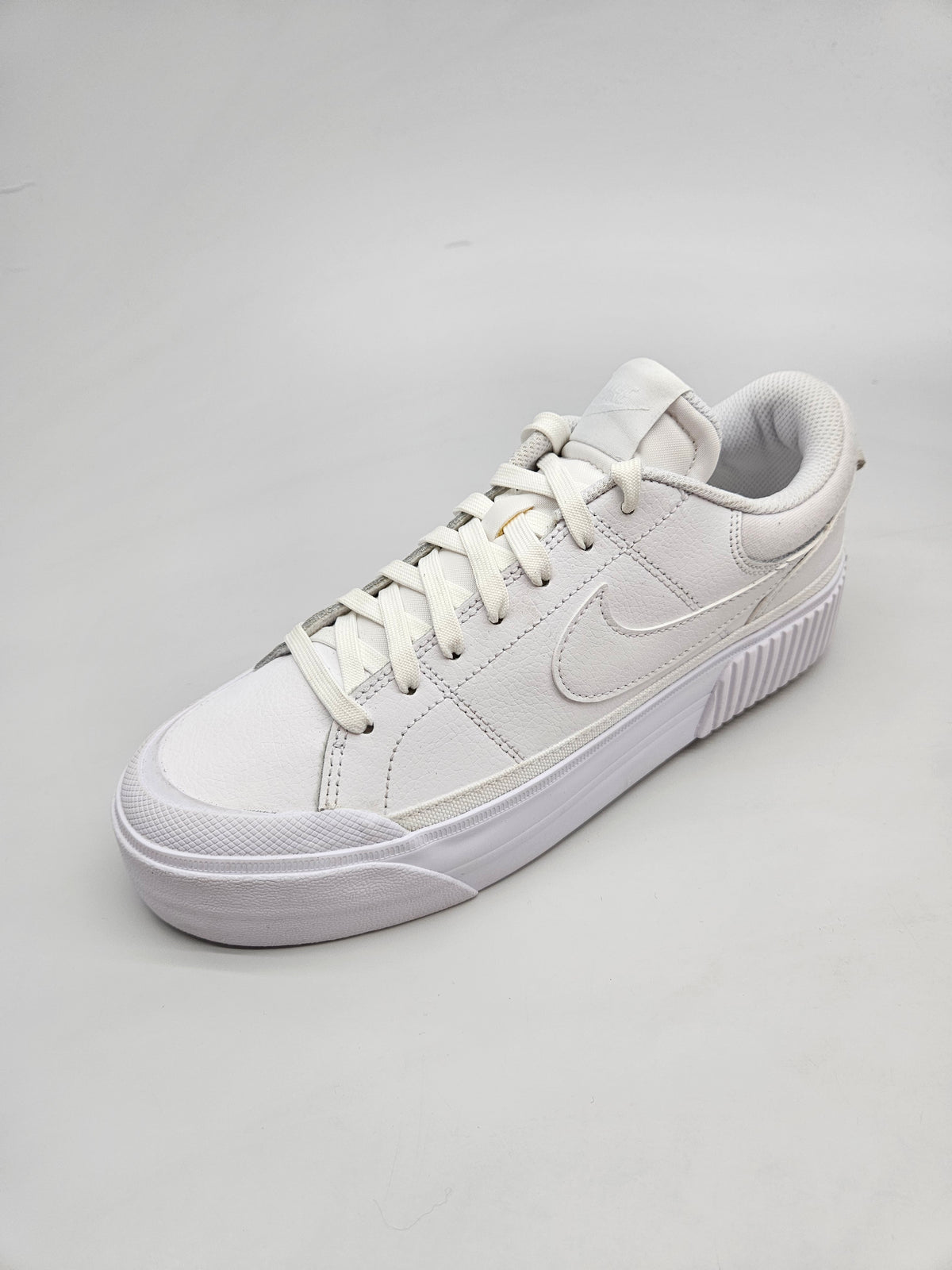 NIKE NOVI ORIGINAL PATIKI BR 39