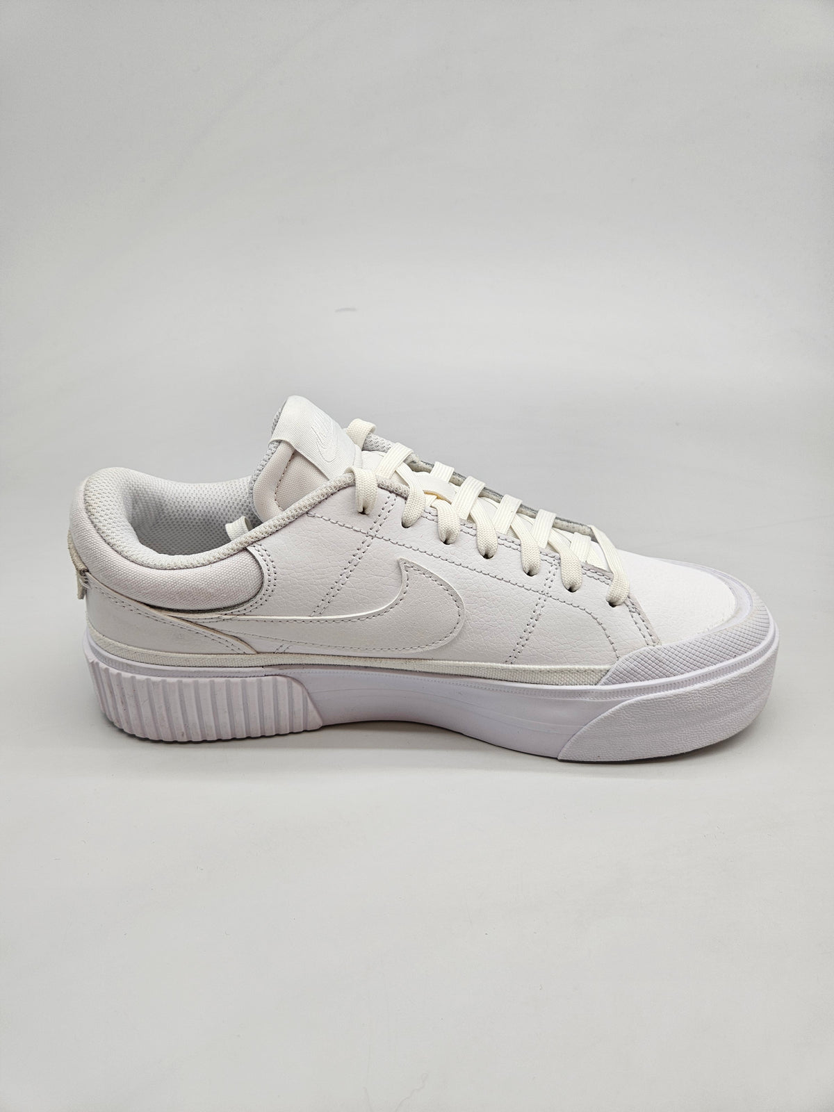 NIKE NOVI ORIGINAL PATIKI BR 39