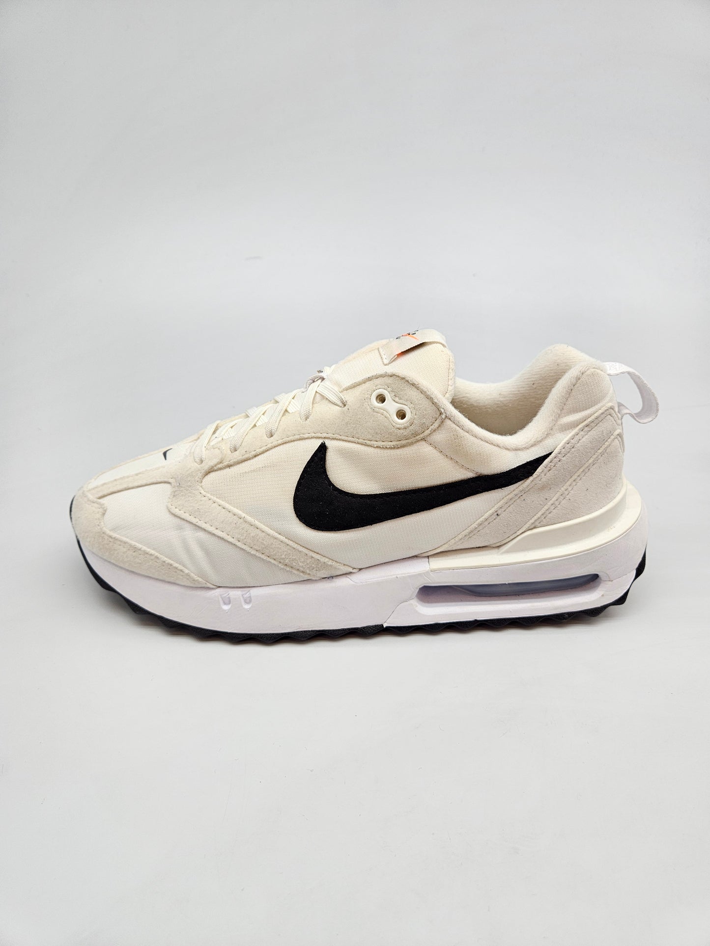 NIKE AIRMAX NOVI ORIGINAL PATIKI BR 39
