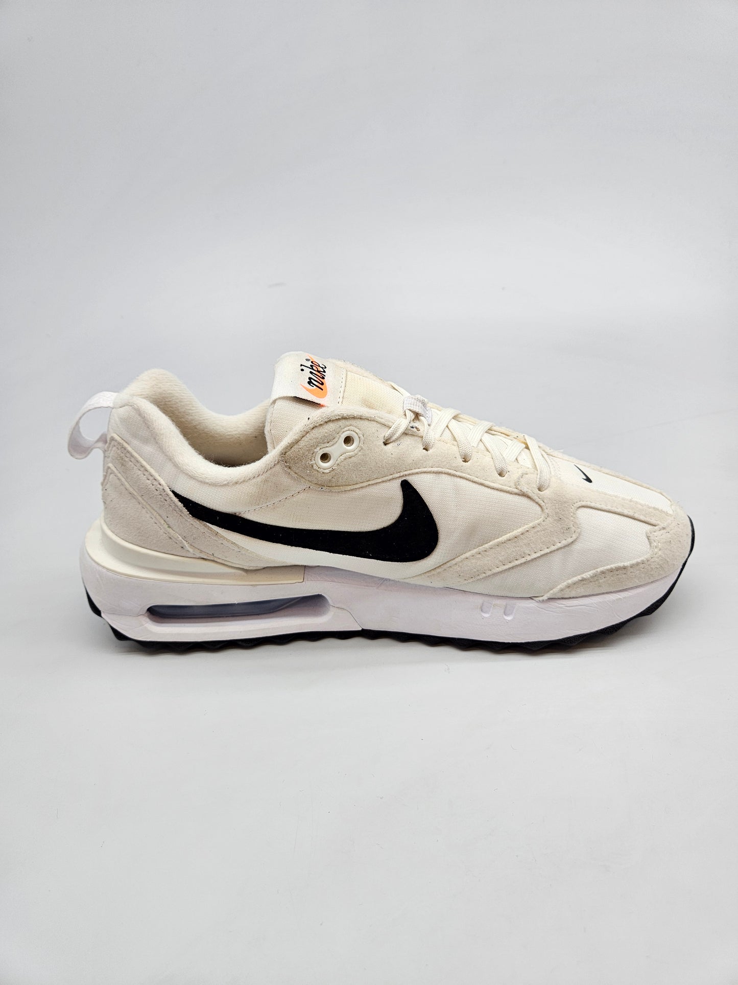 NIKE AIRMAX NOVI ORIGINAL PATIKI BR 39