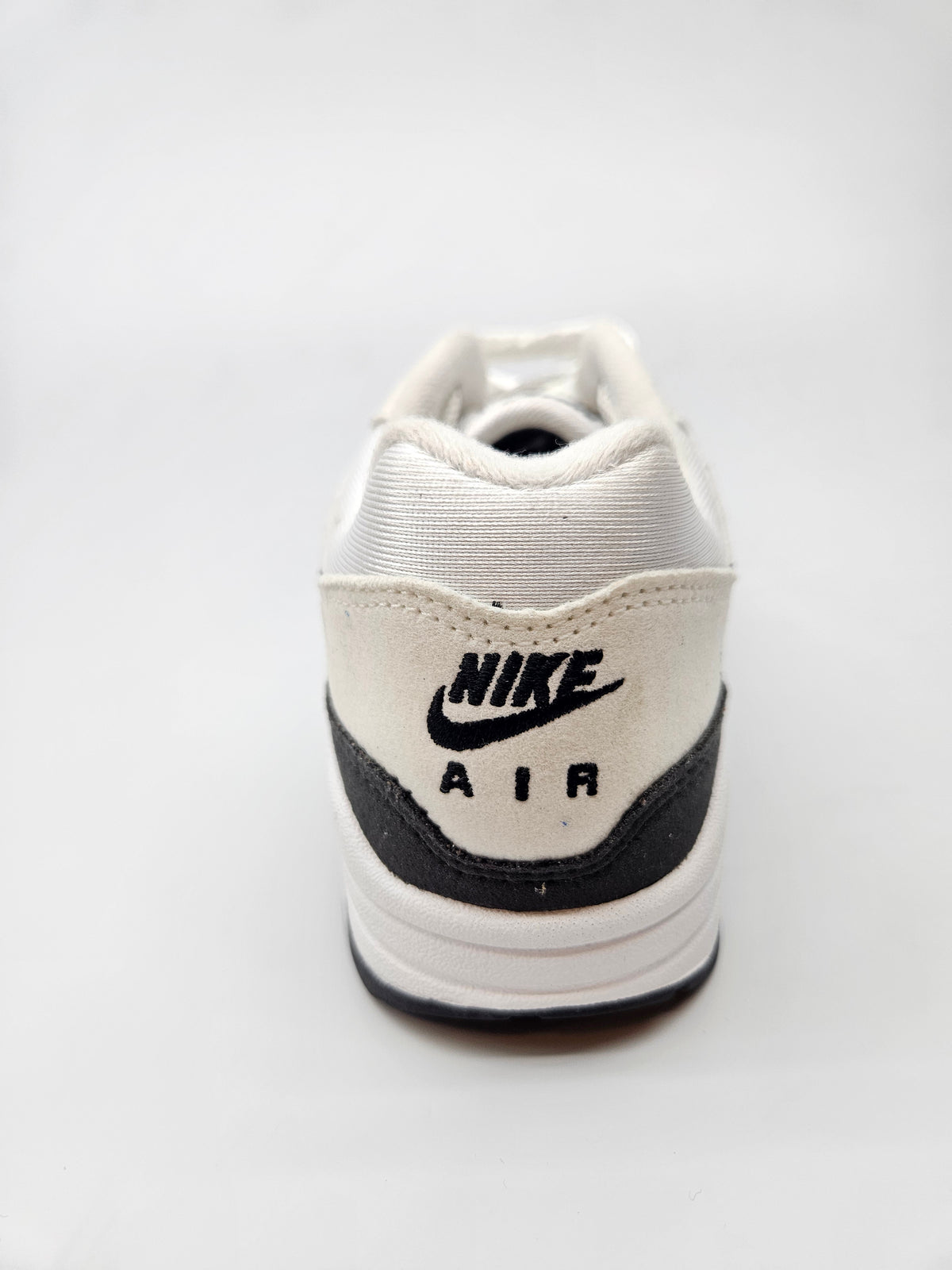 NIKE AIRMAX NOVI ORIGINAL PATIKI BR 37.5