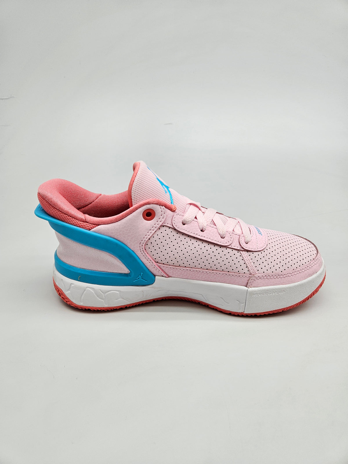 NIKE JORDAN NOVI ORIGINAL PATIKI BR 36