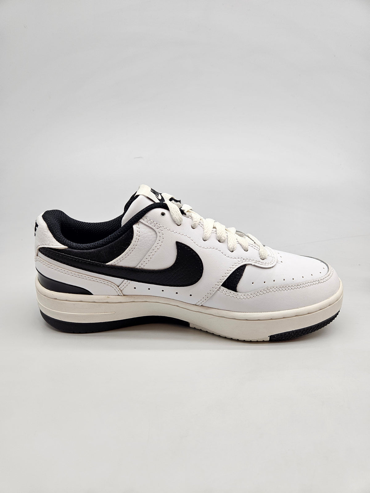 NIKE NOVI ORIGINAL PATIKI BR 38.5