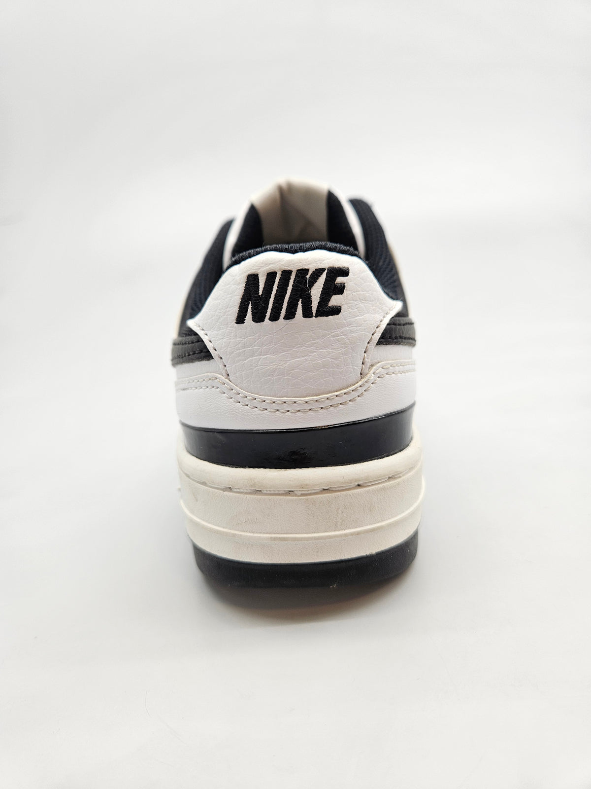 NIKE NOVI ORIGINAL PATIKI BR 38.5