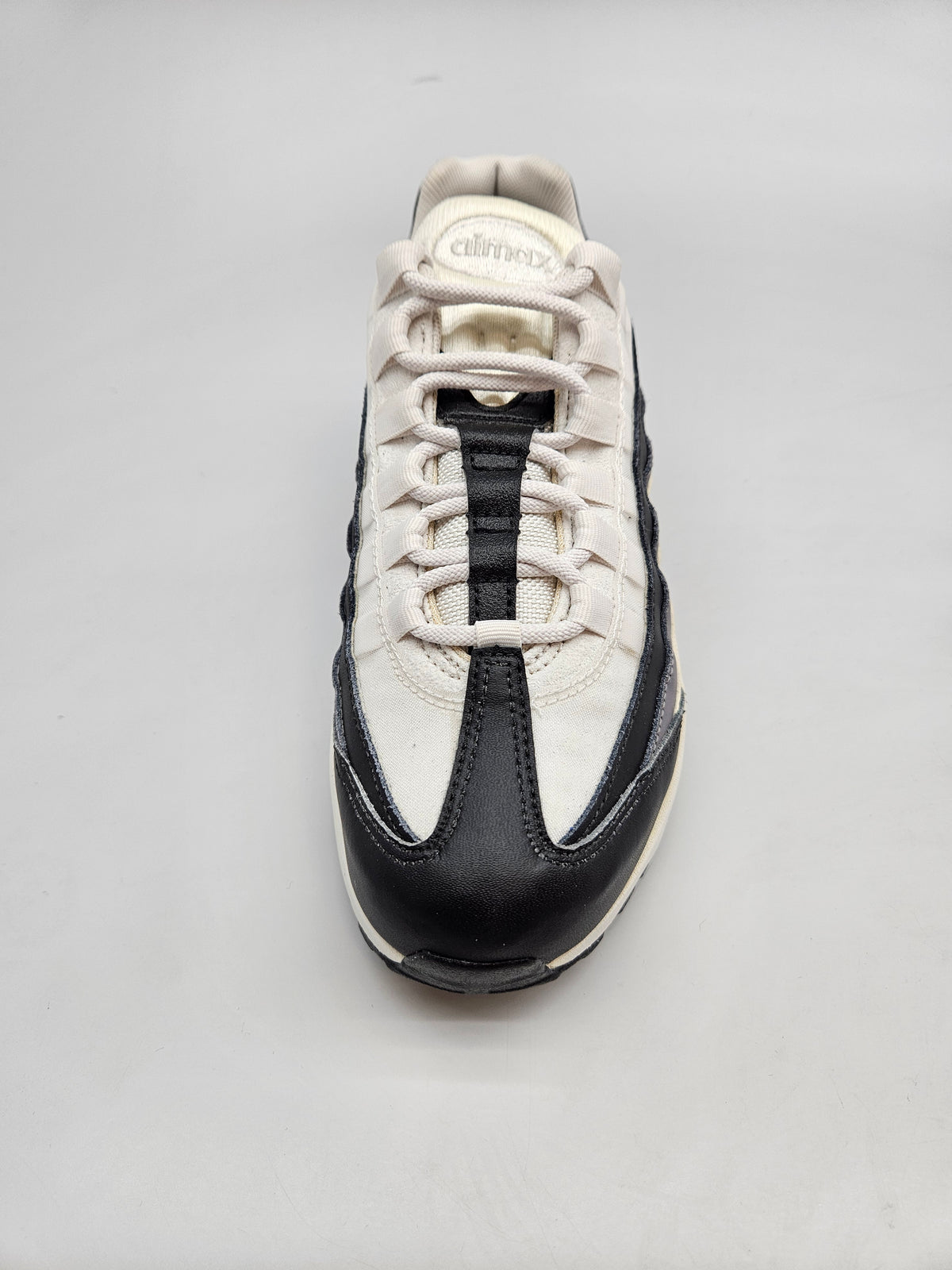 NIKE AIRMAX NOVI ORIGINAL PATIKI BR 38
