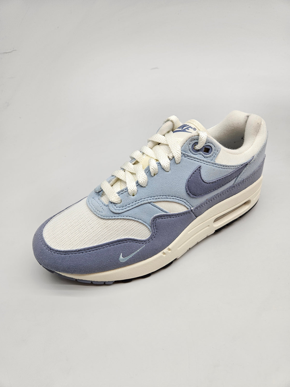 NIKE AIRMAX NOVI ORIGINAL PATIKI BR 39