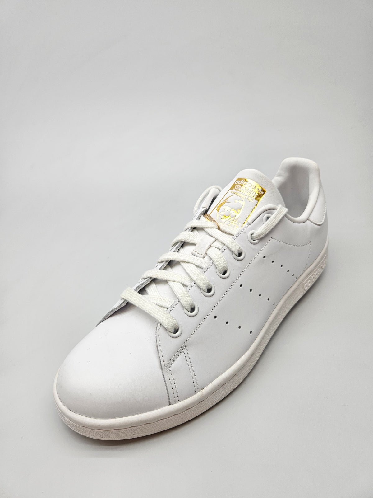 ADIDAS NOVI ORIGINAL PATIKI BR 43