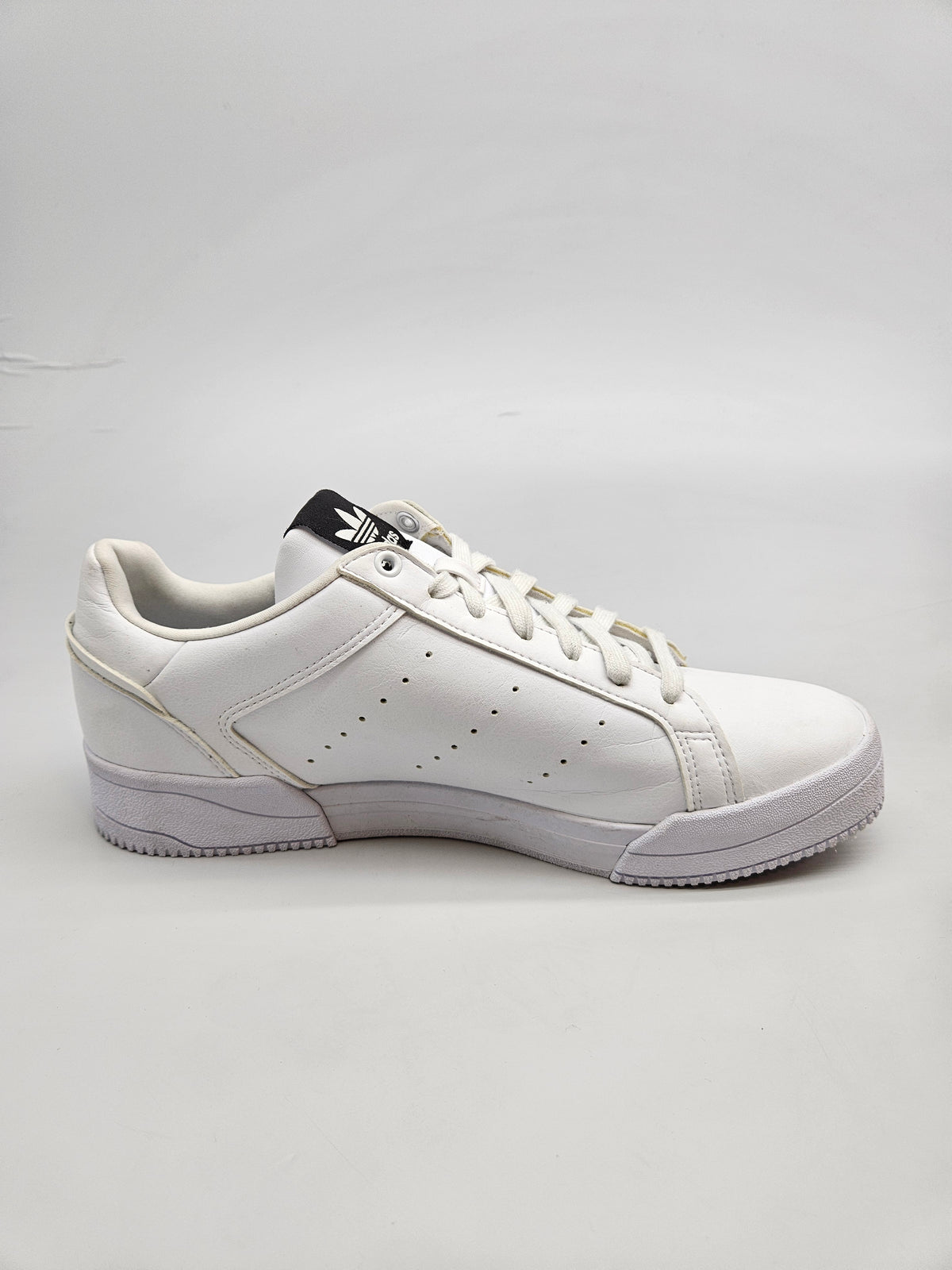 ADIDAS NOVI ORIGINAL PATIKI BR 44