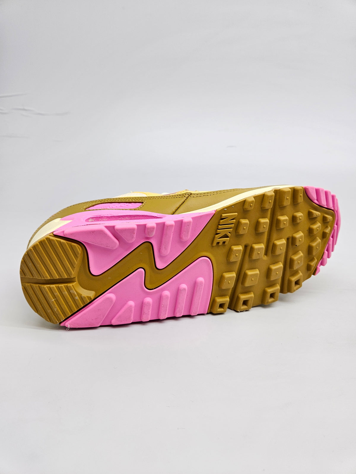 NIKE AIRMAX NOVI ORIGINAL PATIKI BR 38