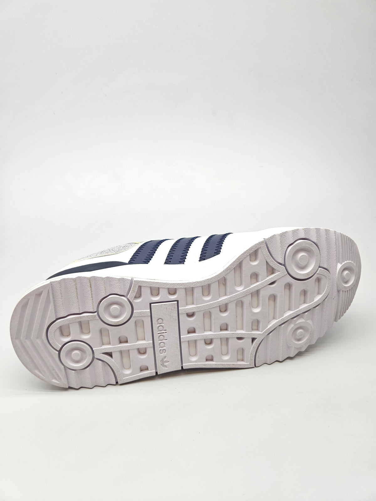 ADIDAS NOVI ORIGINAL PATIKI BR 40