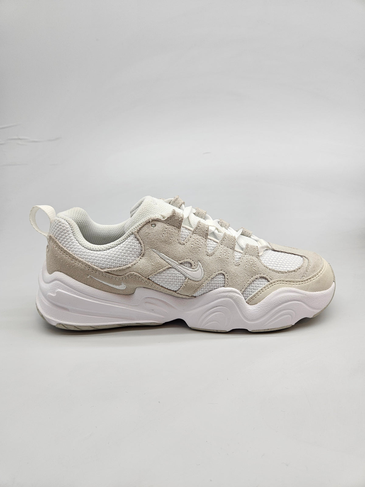 NIKE NOVI ORIGINAL PATIKI 38.5