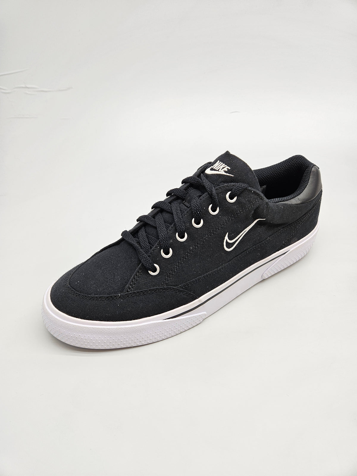 NIKE NOVI ORIGINAL PATIKI BR 42.5